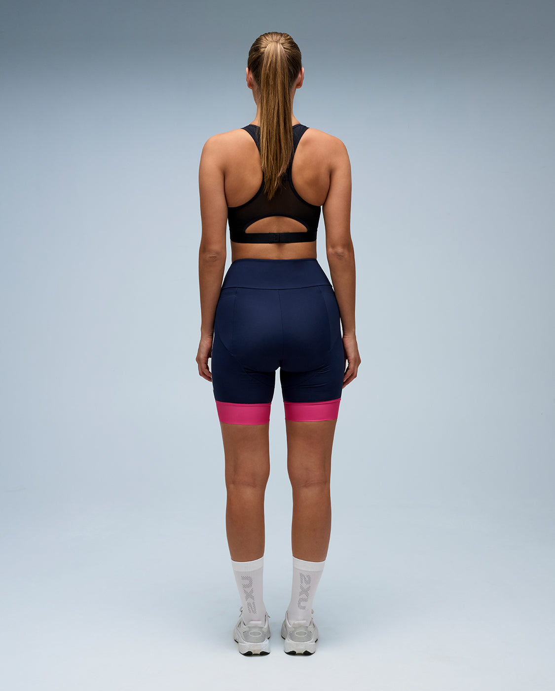 2xu-aero-tri-7-inch-tri-short-damen-midnight-electric-rose image 8