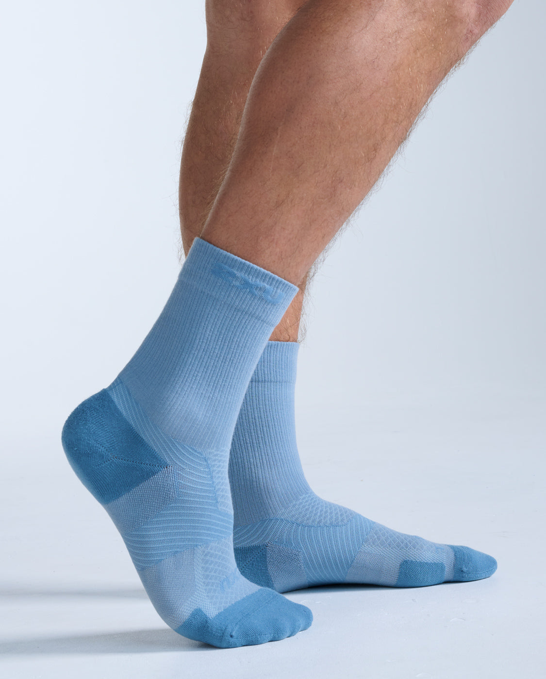 2xu-vectr-light-cushion-merino-crew-socken-bay image 2
