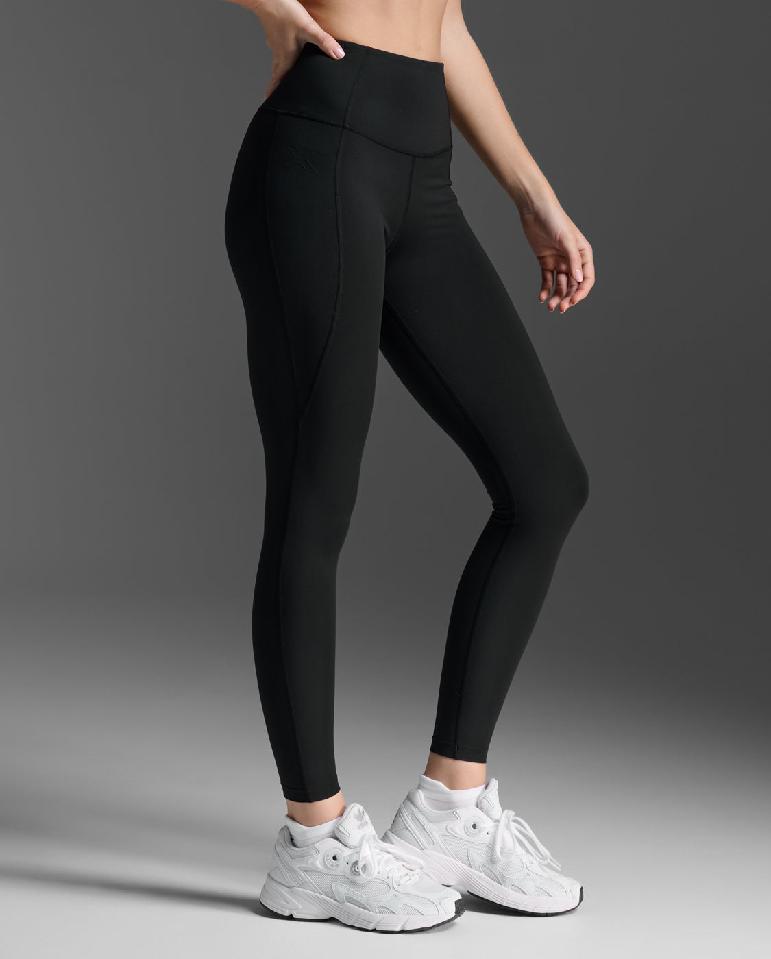 2xu-form-soft-touch-hi-rise-compression-tights-black image 3