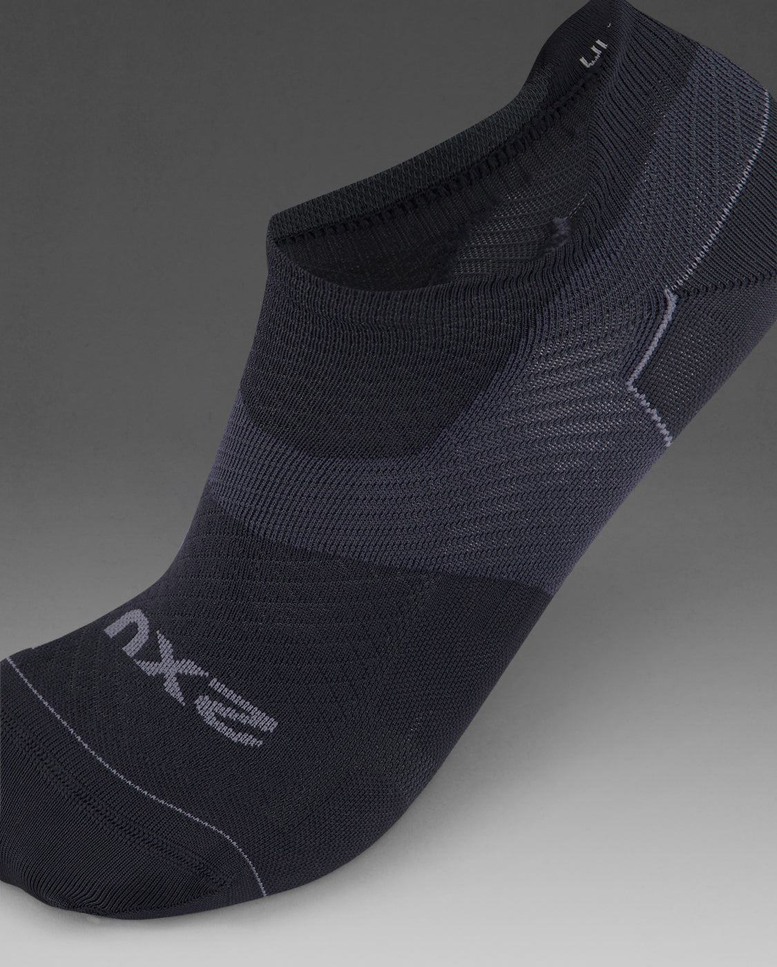 2xu-vectr-ultralight-no-show-socken-schwarz image 3