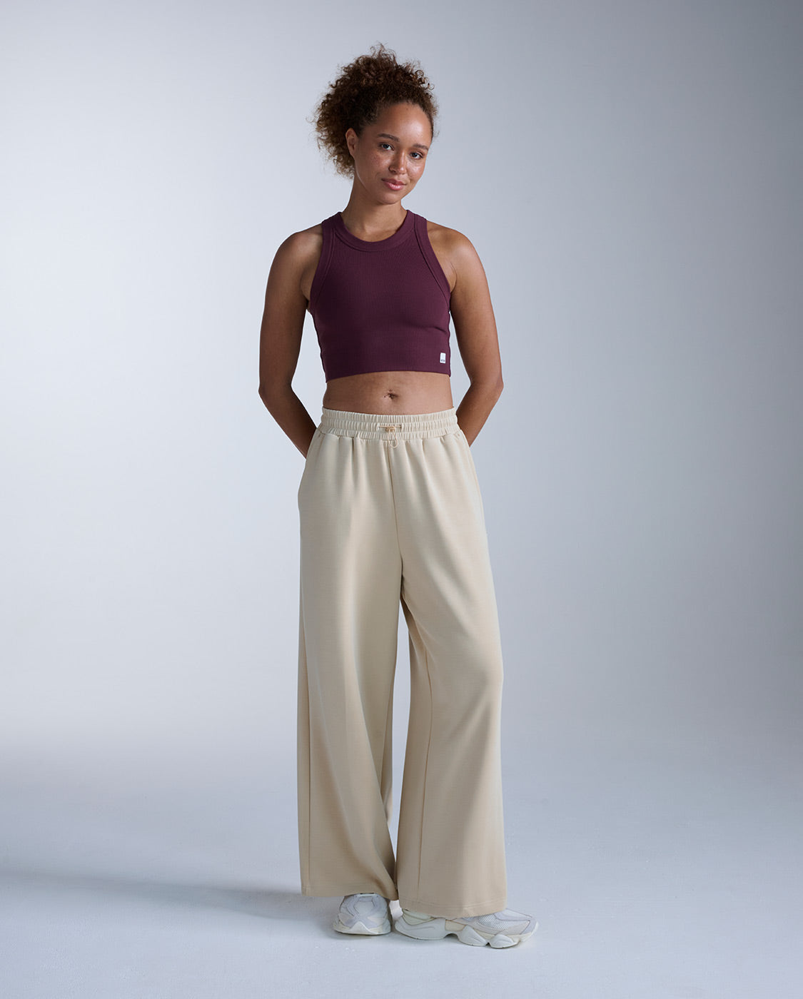 2xu-fluid-tencel-crop-tank-damen-amaretto image 5