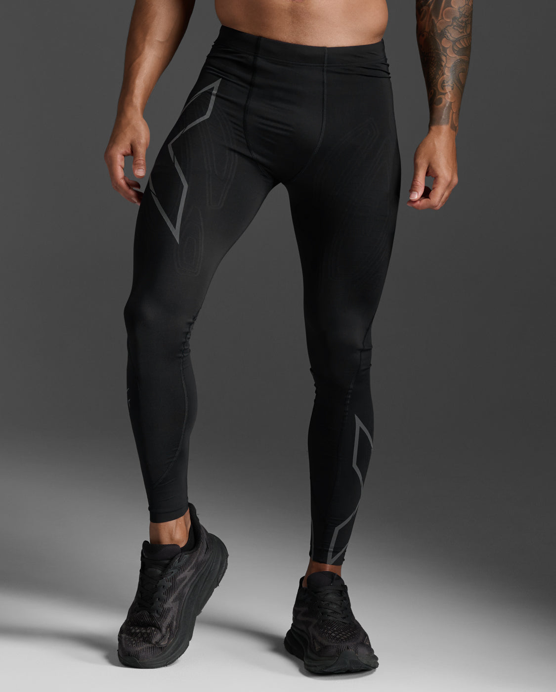 2xu-light-speed-compression-tights-herren-schwarz-mcs image 2