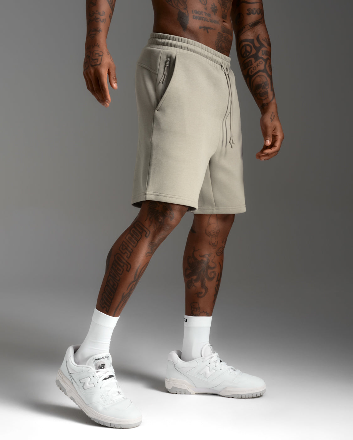 2xu-24-7-commute-7-inch-shorts-herren-carbon image 4