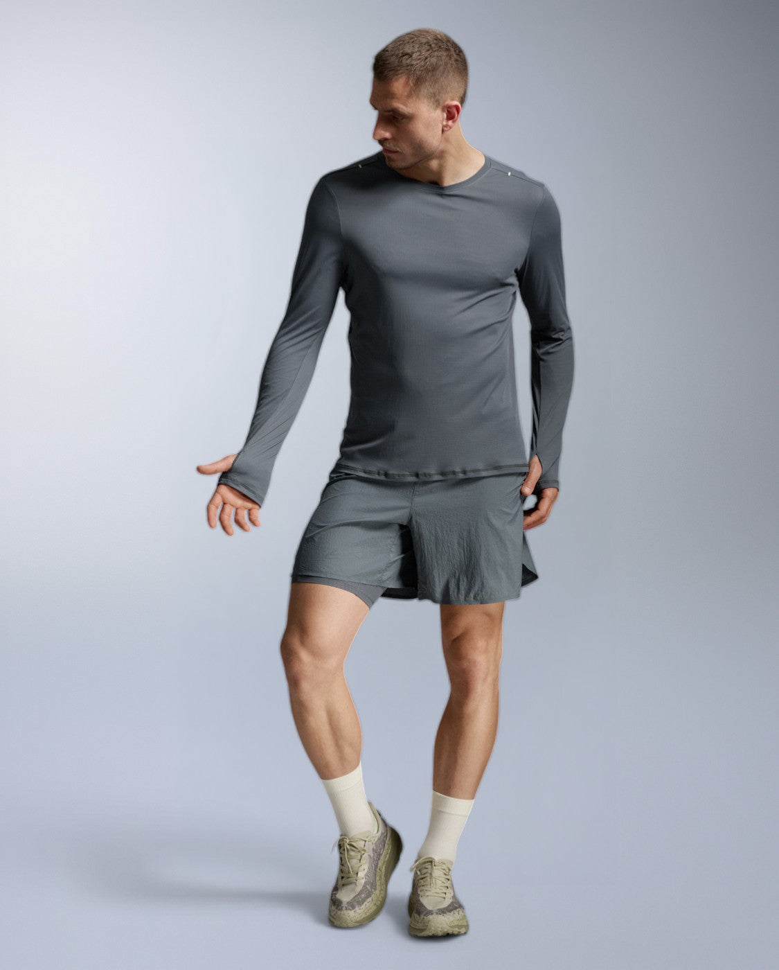 2xu-aero-trail-long-sleeve-turbulence-herren-uv image 4
