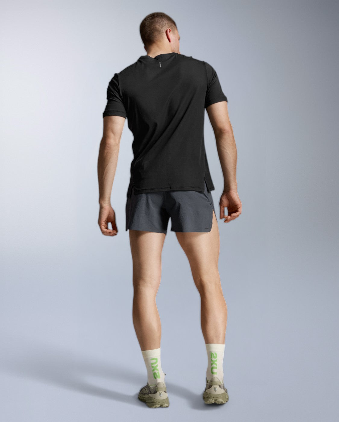 2xu-aero-trail-tee-herren-black-black-reflective-upf50-laufshirt image 4