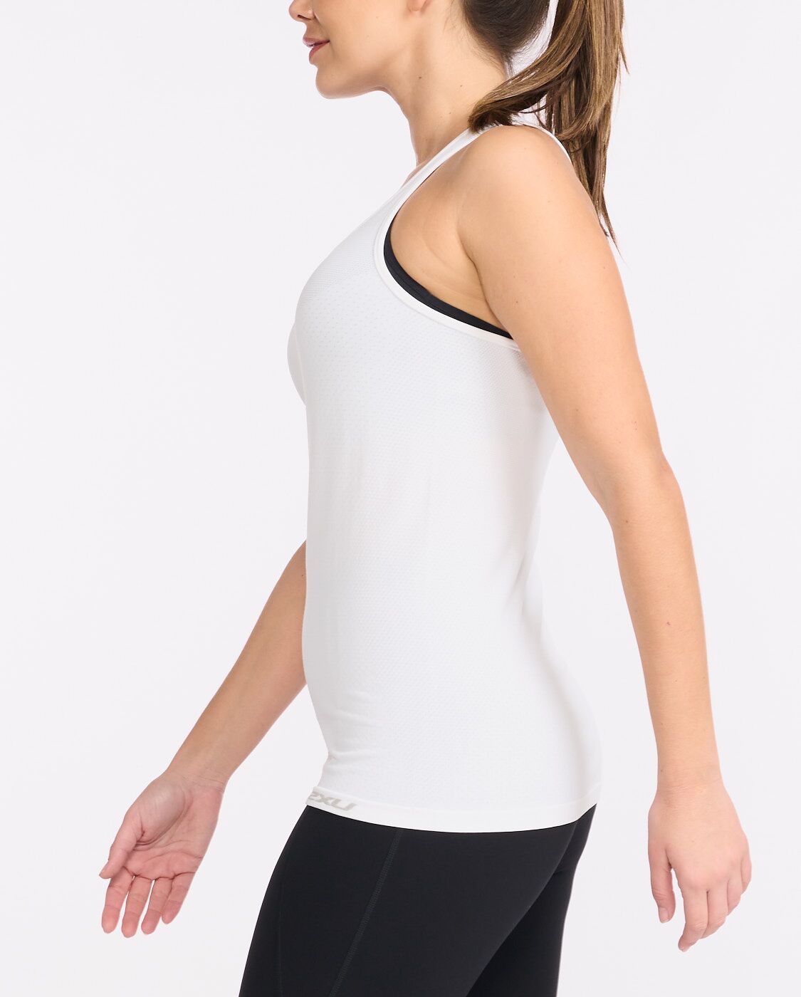 2xu-motion-tech-singlet-sporttop-wei-damen image 2
