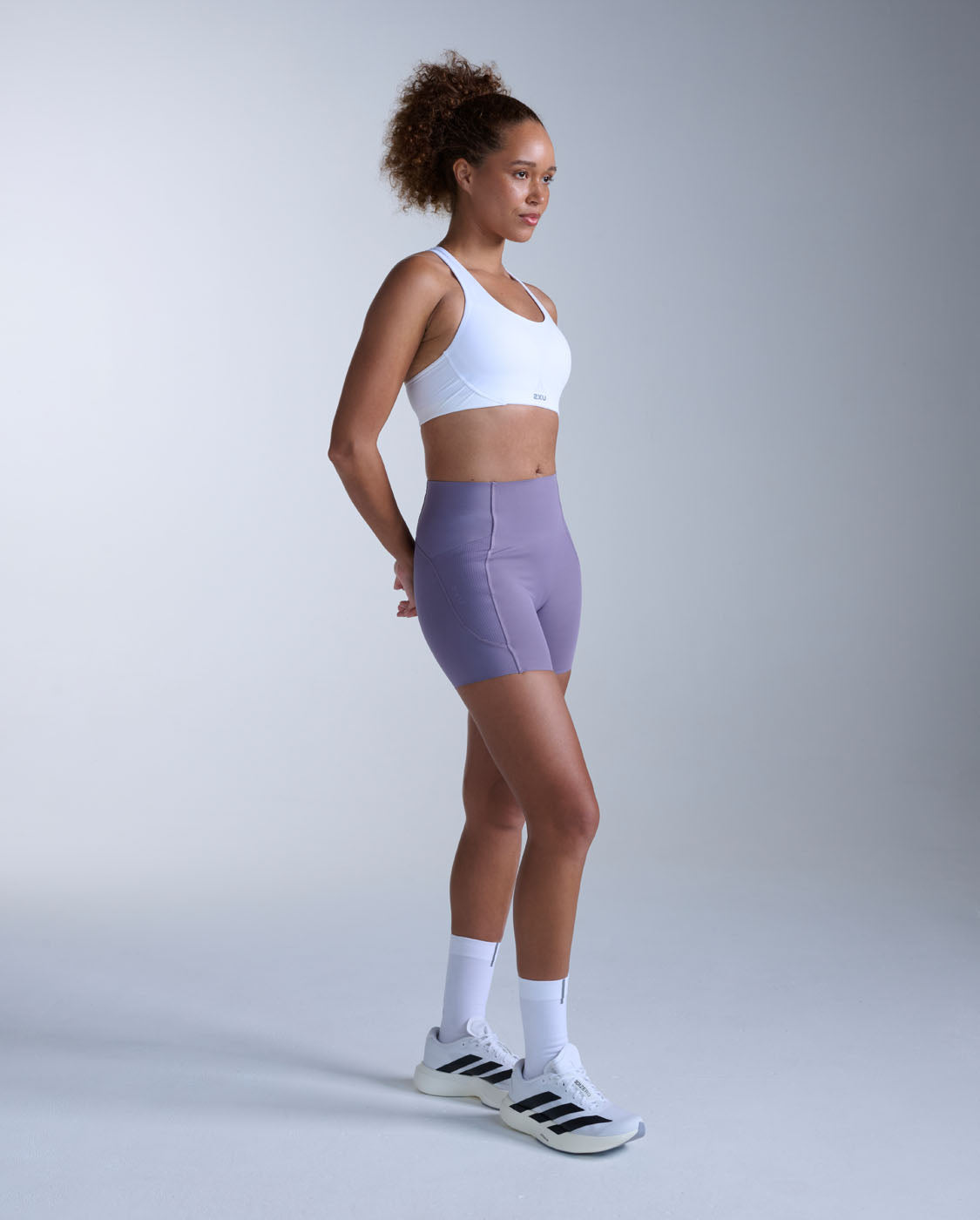 2xu-aero-mesh-4-inch-laufshorts-damen-dusted-grape image 5