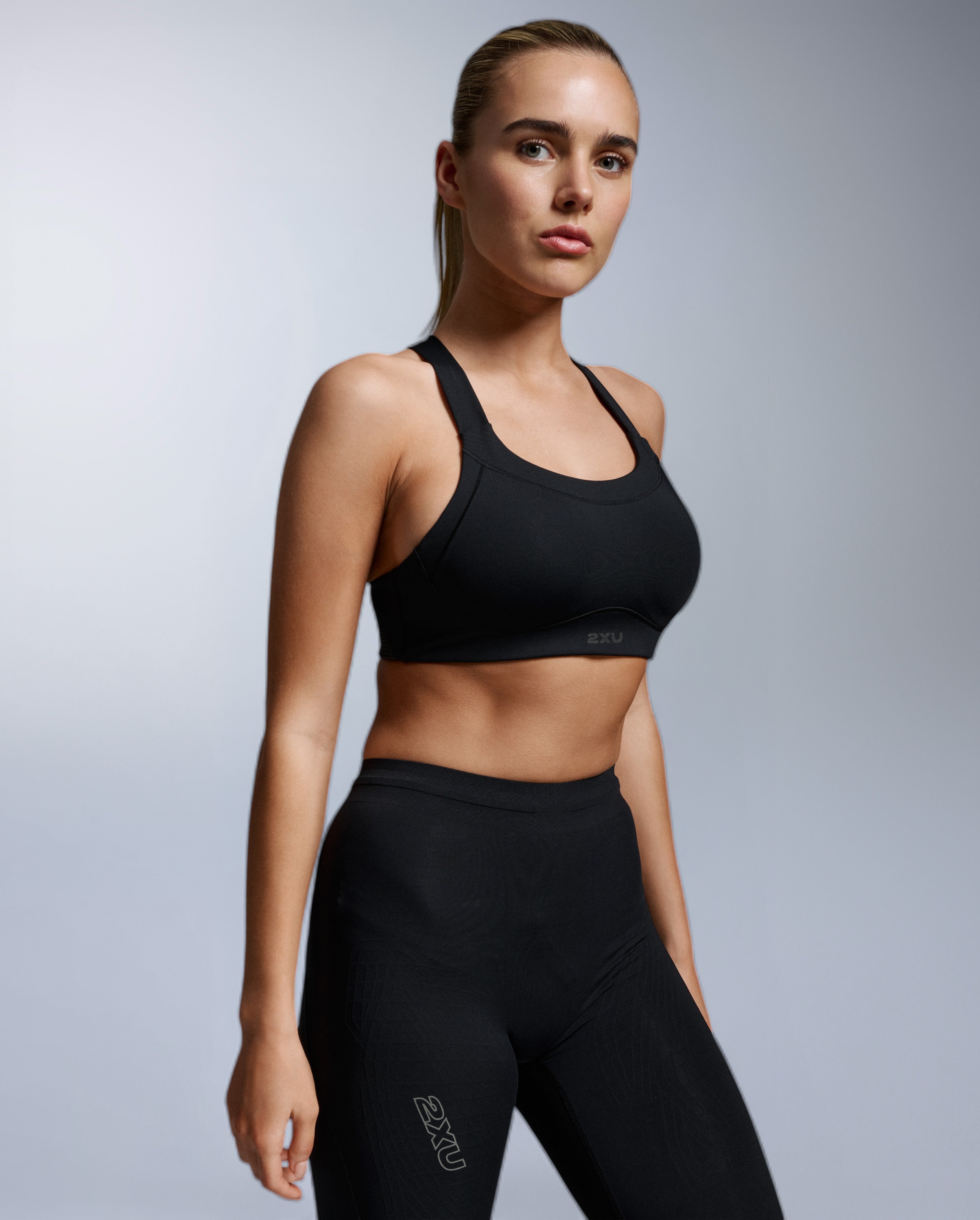 2xu-light-speed-high-impact-sport-bh-damen-schwarz-cups image 2