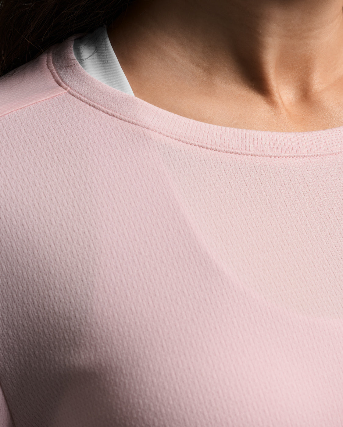 2xu-aero-long-sleeve-damen-pink-frost-mesh-langarmshirt image 6