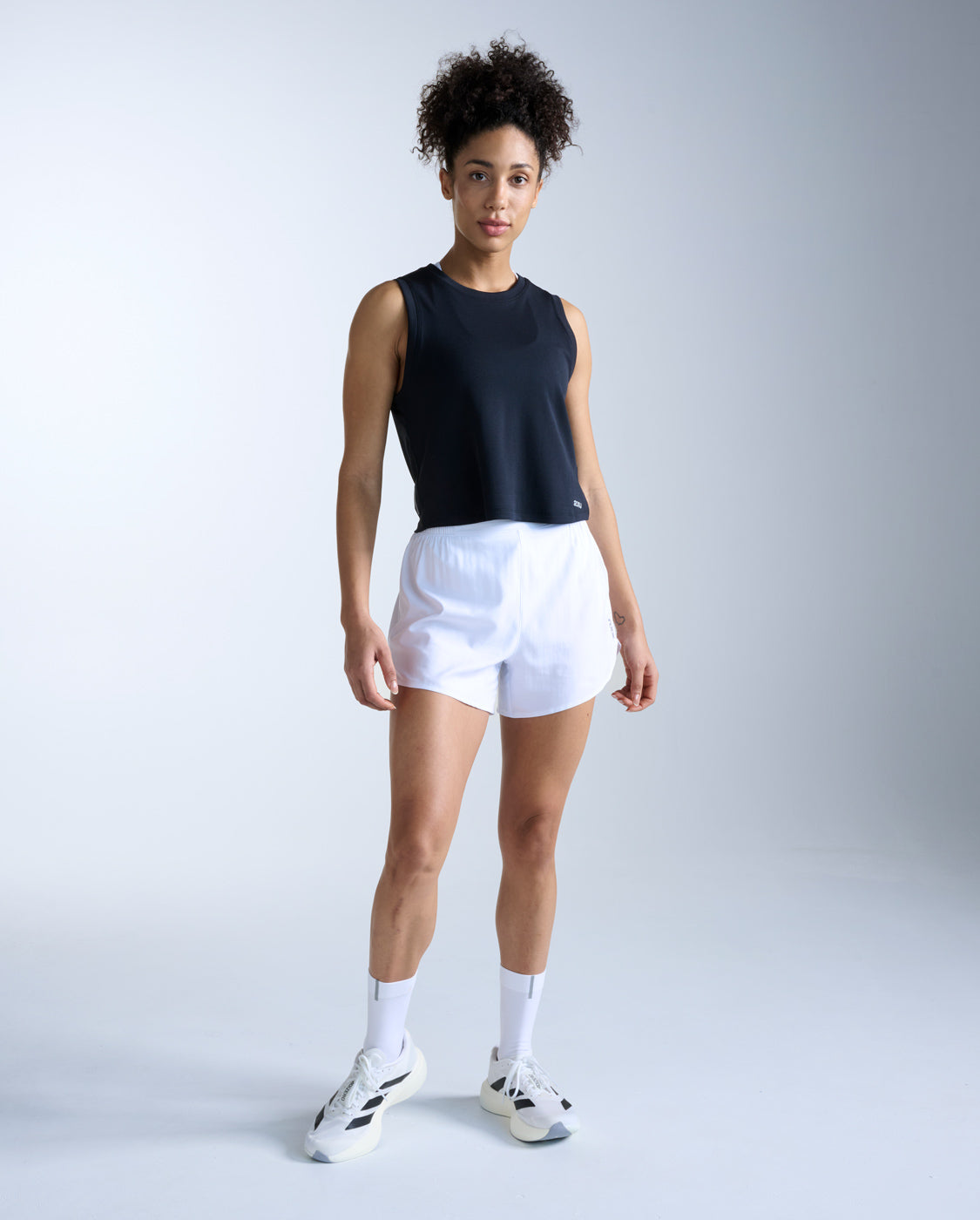2xu-aero-mesh-crop-tank-damen-black-silver image 7