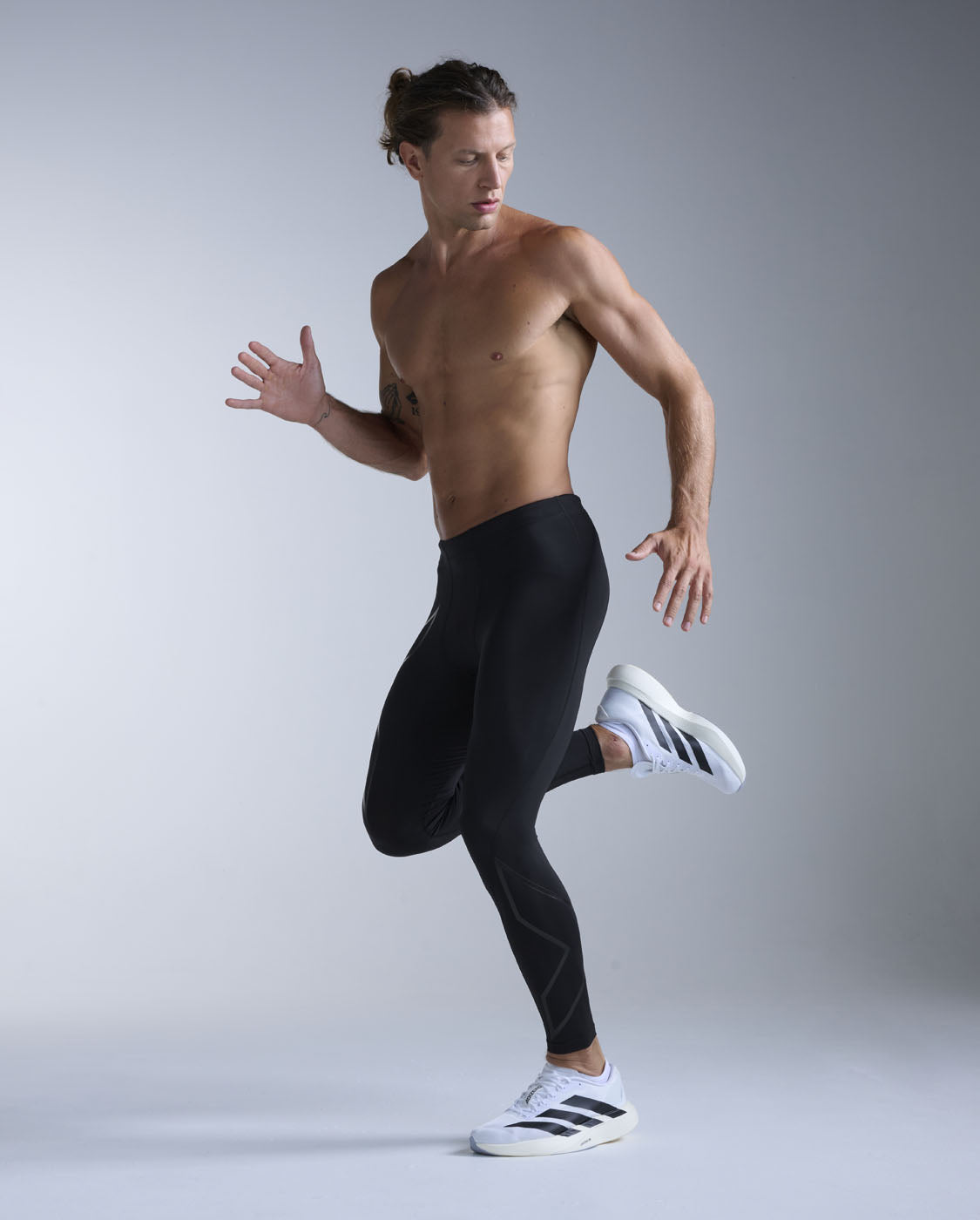 2xu-core-compression-tights-laufhose-schwarz-herren-lang image 3