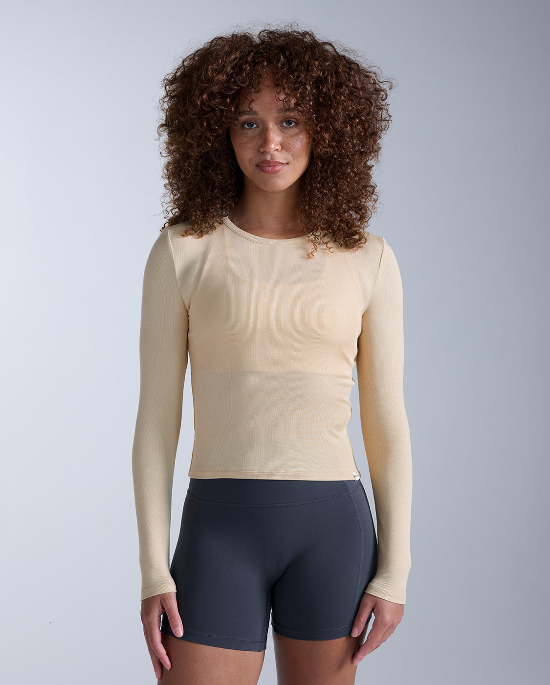 2xu-fluid-modal-ribbed-long-sleeve-damen-mojave-desert-white-modal image 1