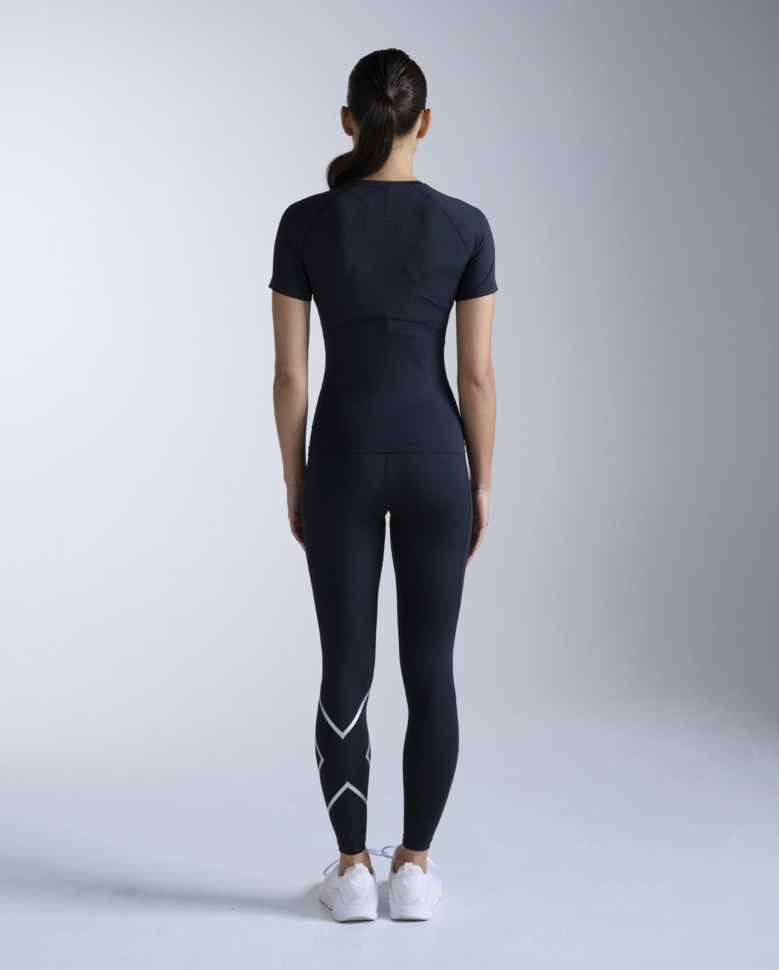 2xu-core-compression-short-sleeve-damen-black-black image 3