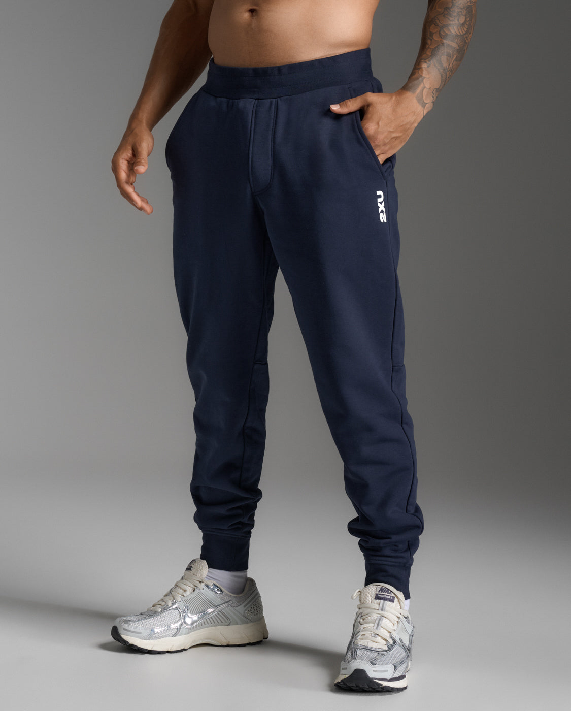 2xu-motion-aspire-trackpants-trainingshose-midnight-fleece image 1