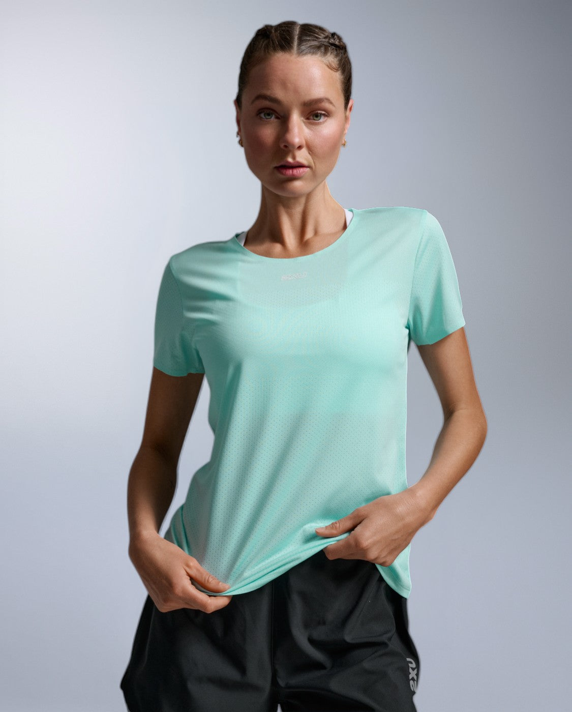 2xu-light-speed-tech-tee-damen-lagoon-laufshirt image 1