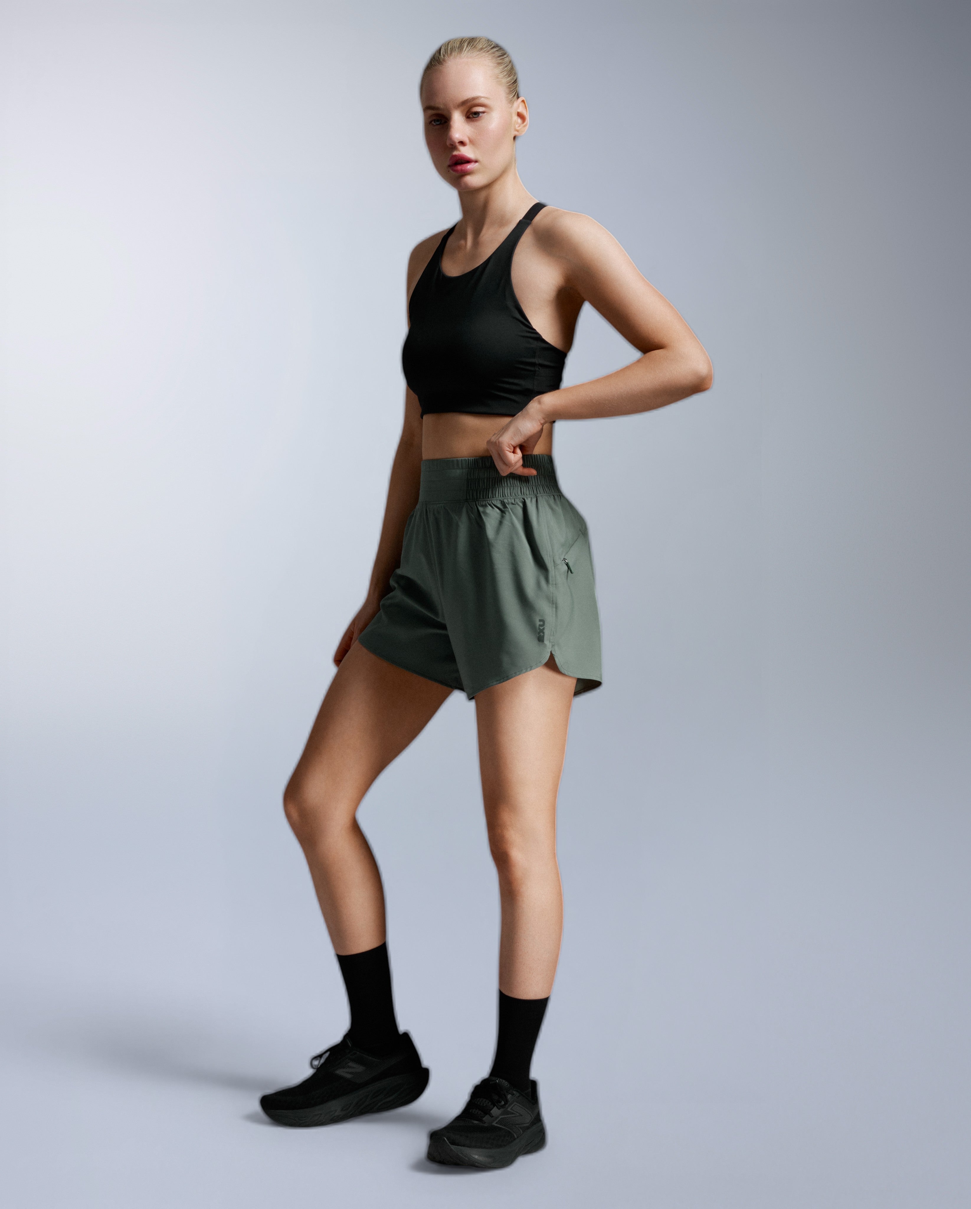 2xu-aero-hi-rise-4-inch-shorts-damen-olive-laufshorts image 5