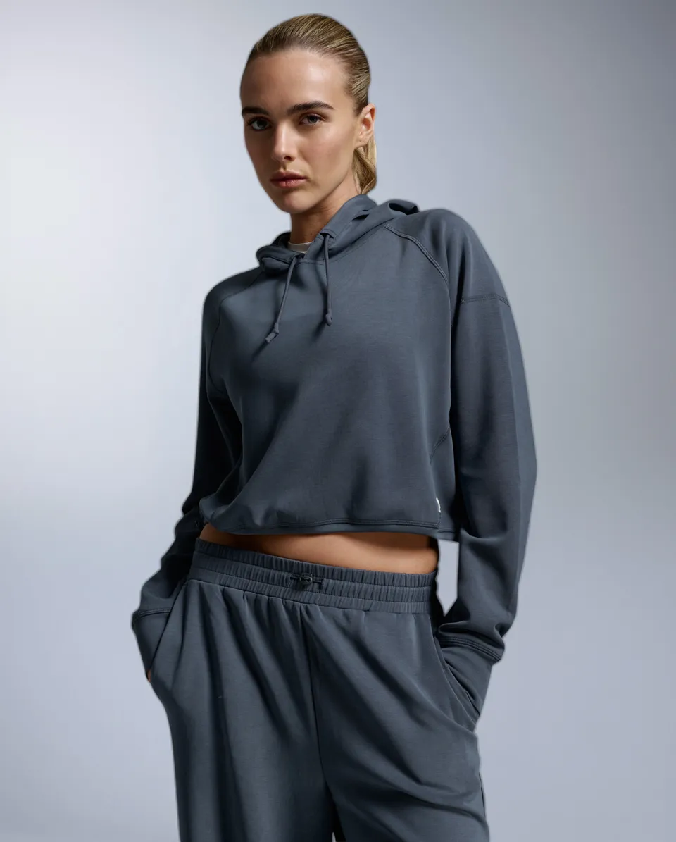 2xu-signature-wonderluxe-cropped-hoodie-damen-india-ink-white image 1