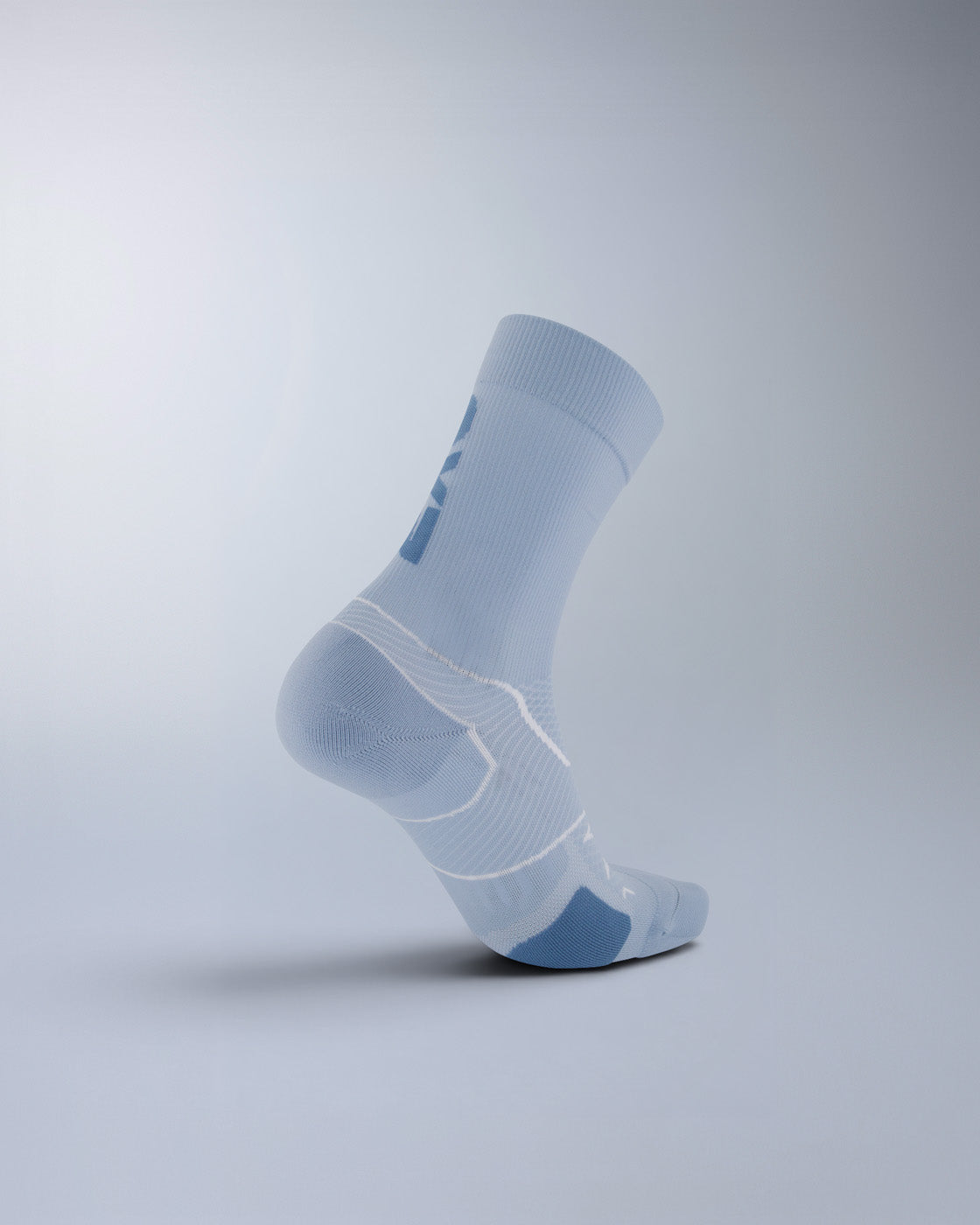 2xu-vectr-cushion-crew-socken-bay-blue-shade image 3