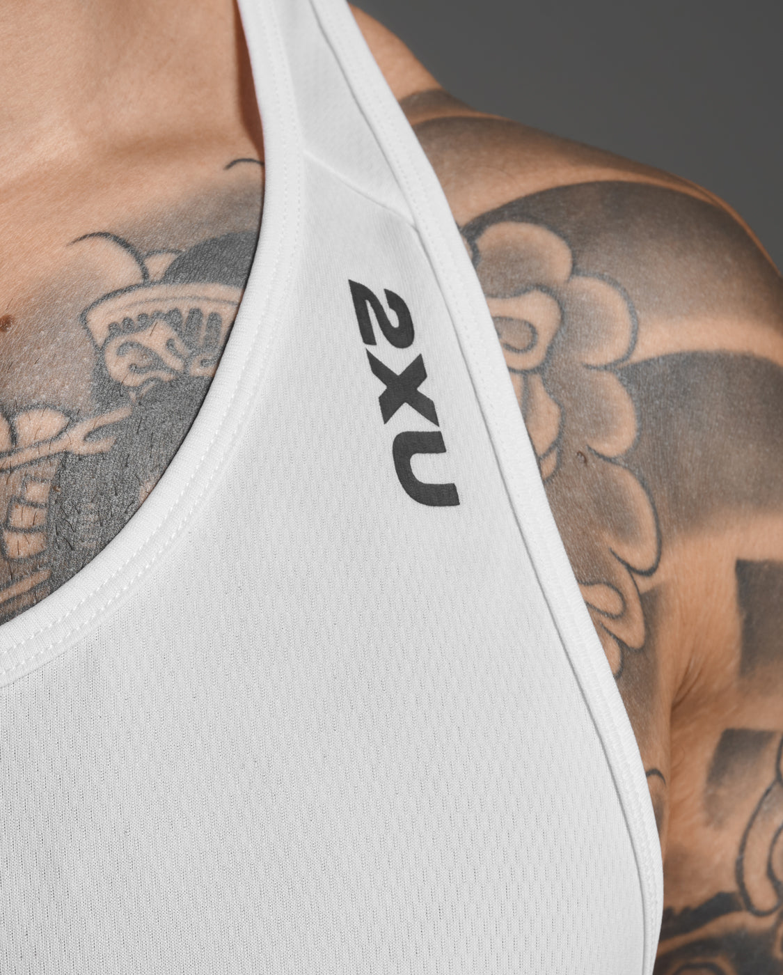 2xu-motion-aspire-singlet-tanktop-wei-herren-rmellos image 8
