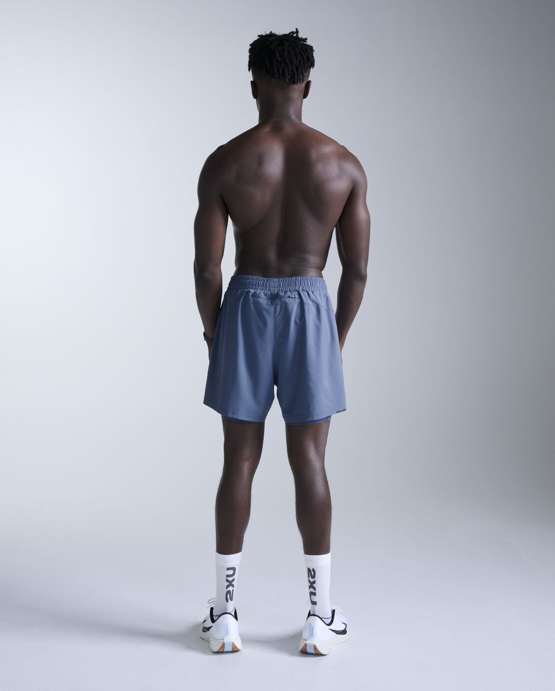 2xu-aero-mesh-2-in-1-5-inch-shorts-laufshorts-indigo image 4