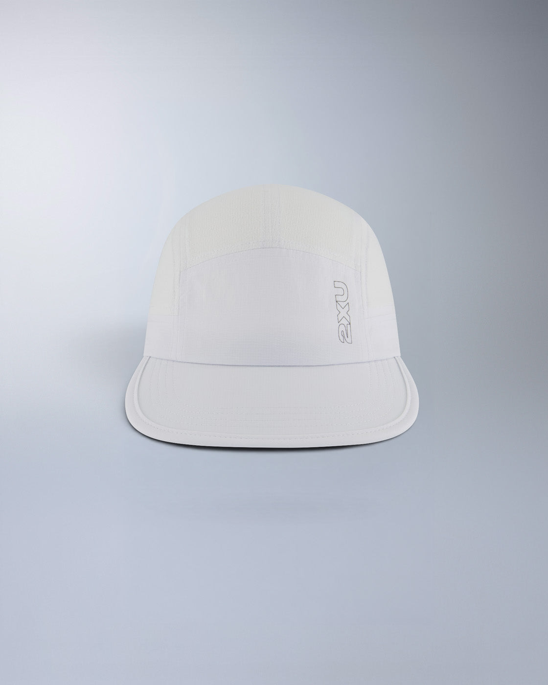 2xu-light-speed-cap-laufkappe-wei-silber-reflektierend image 1