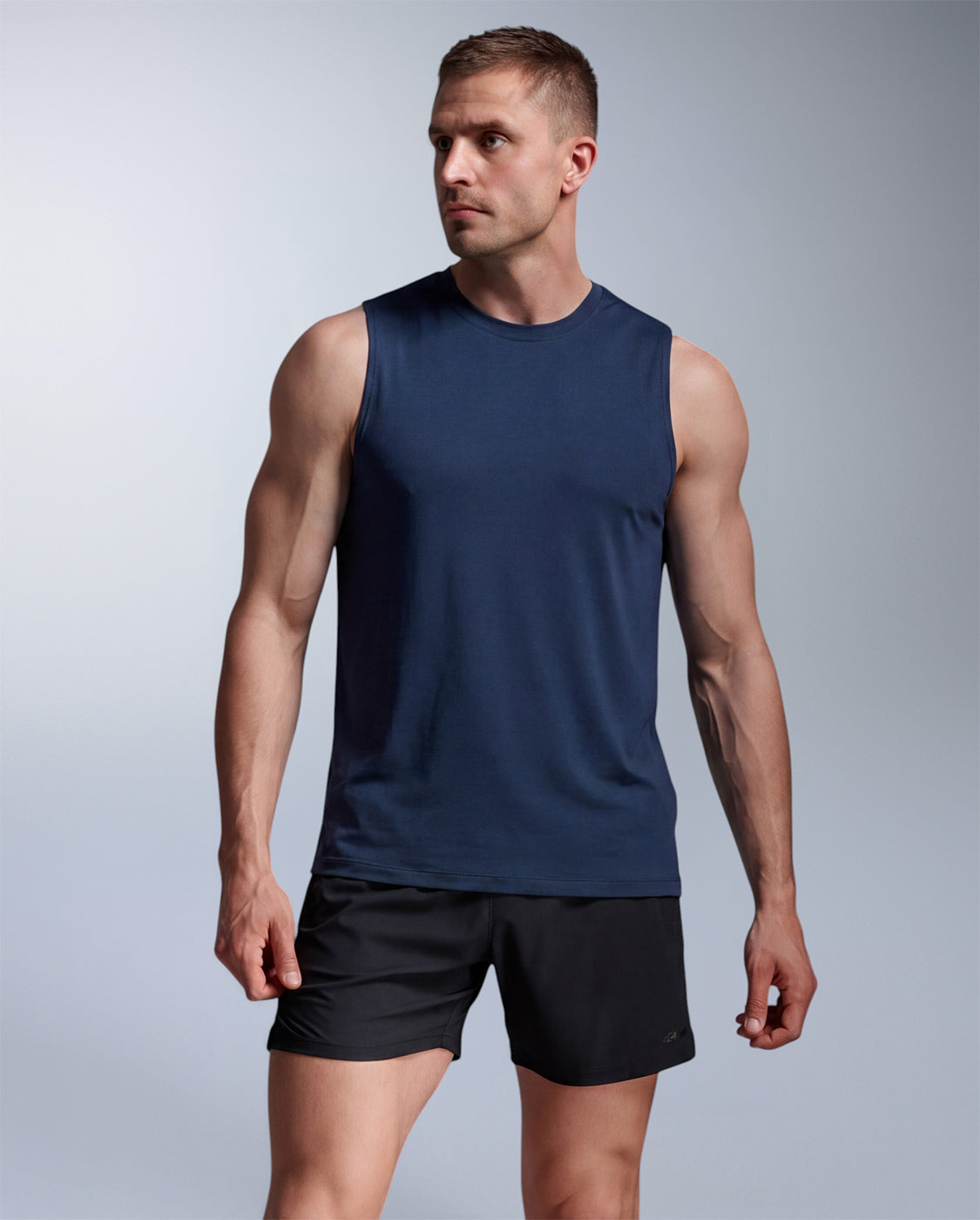 2xu-force-tech-tank-tanktop-midnight-nylon-geruchshemmend image 1