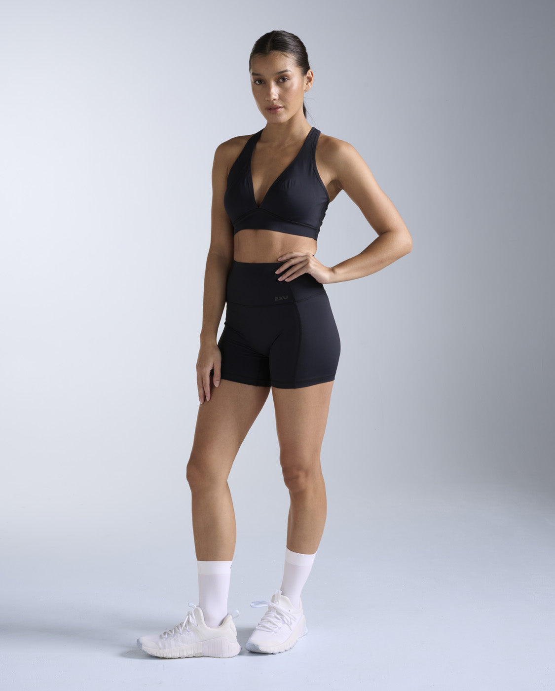 2xu-flex-feather-flex-bonded-cross-back-bra-schwarz image 6