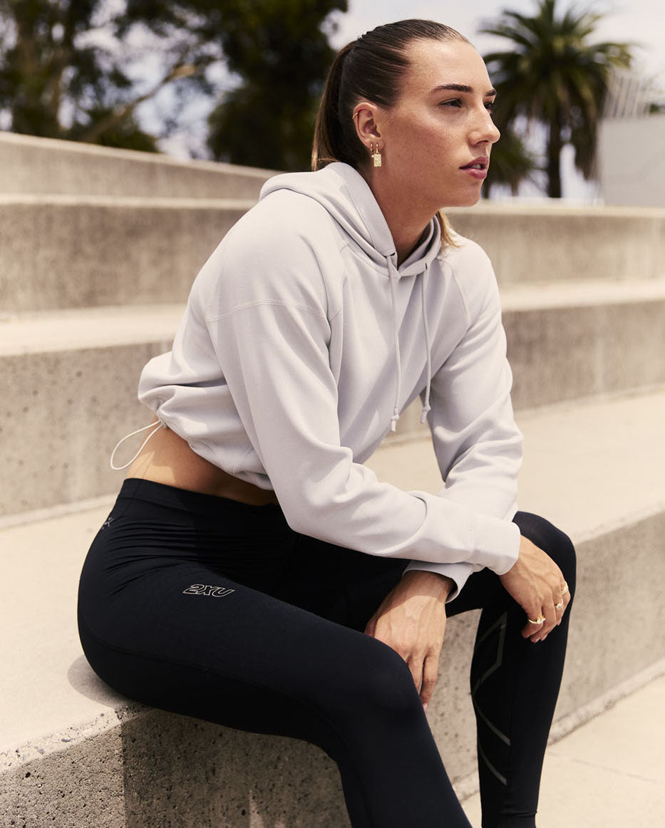 2xu-light-speed-react-kompressionstights-schwarz-damen image 2