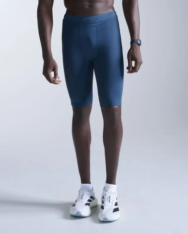 2xu-light-speed-react-compression-shorts-majol-black image 1