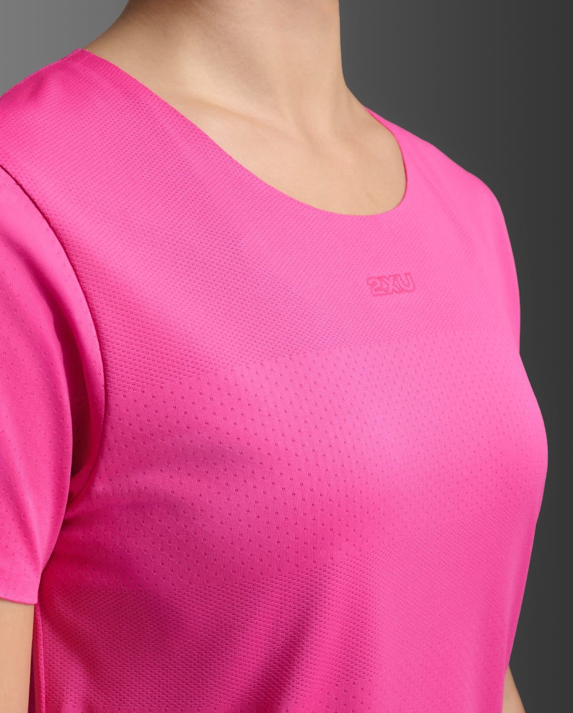2xu-light-speed-tech-tee-laufshirt-damen-fuchsia image 6
