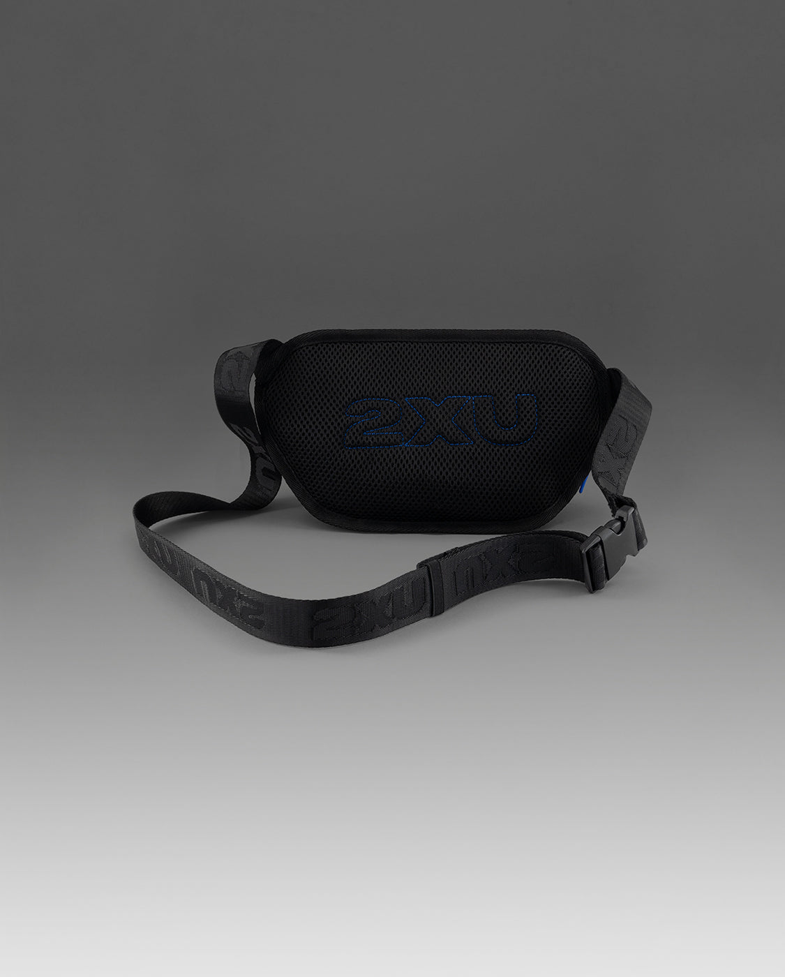 2xu-swim-race-cross-body-bag-unisex-schwarz-osfa image 3