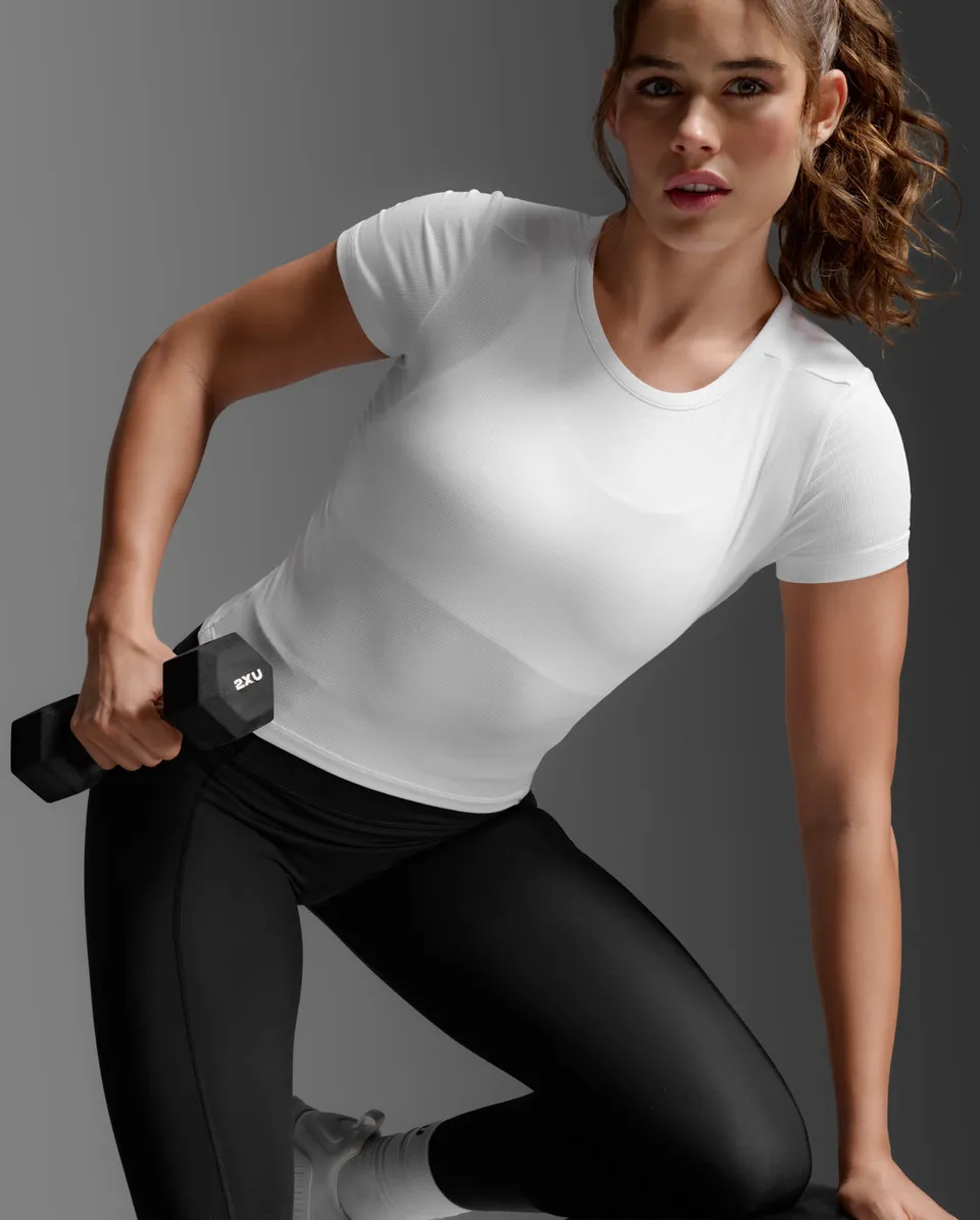 2xu-fluid-modal-ribbed-crop-tee-t-shirt-wei-damen image 1