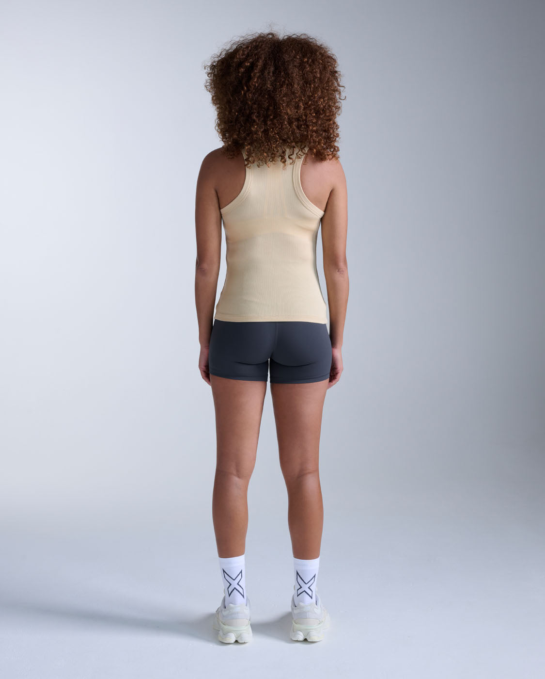 2xu-fluid-modal-ribbed-tank-mojave-atmungsaktiv image 8
