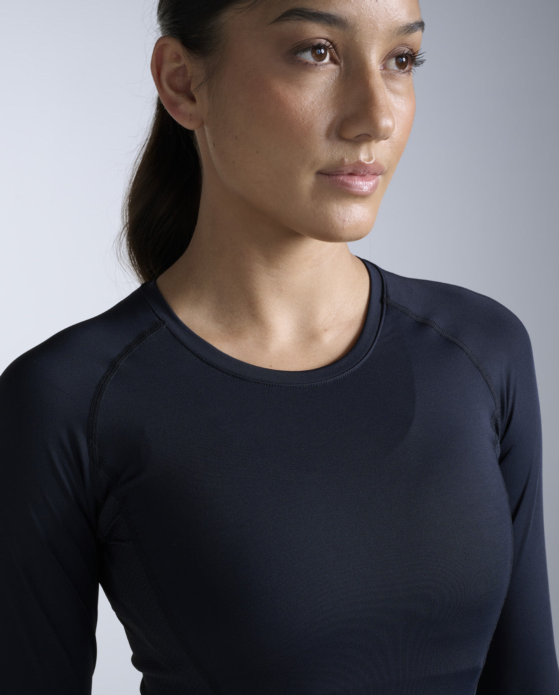 2xu-core-compression-long-sleeve-damen-langarm-schwarz image 8