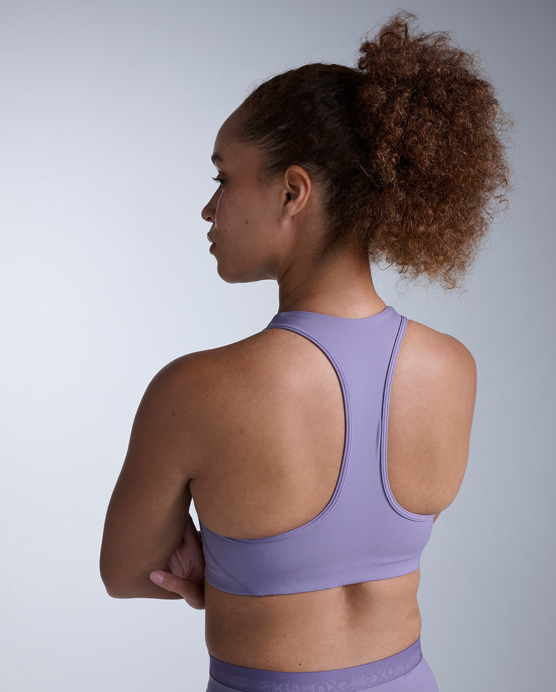 2xu-form-racerback-sport-bh-damen-dusted-grape image 4