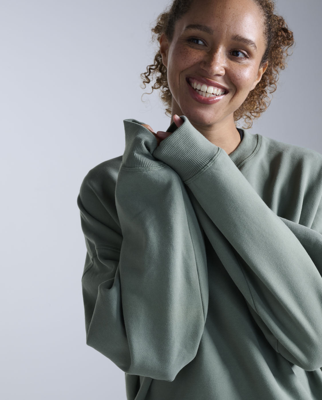 2xu-ez-oversized-organic-cotton-crew-sweatshirt-fern-bio-baumwolle image 8