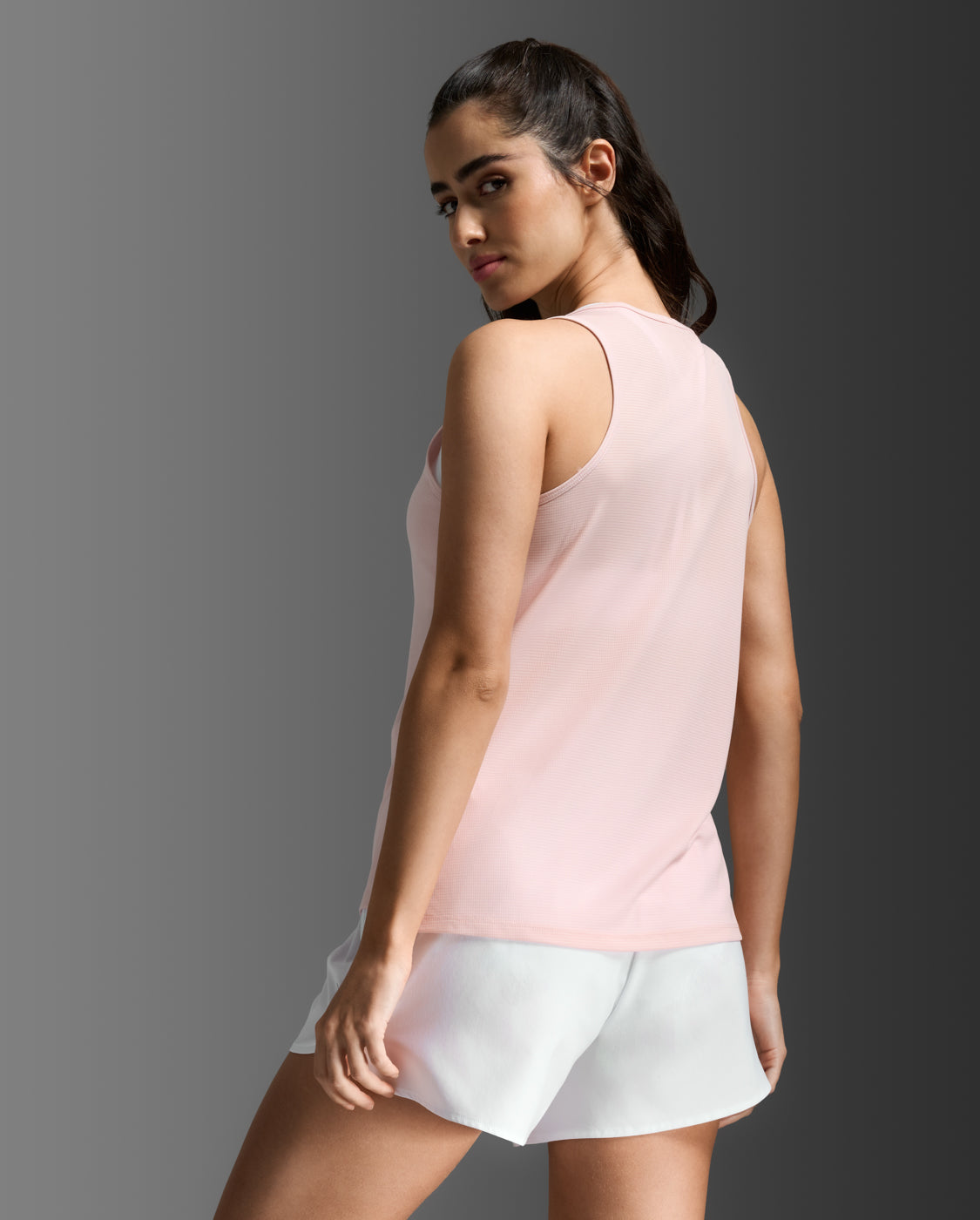 2xu-aero-singlet-lauftop-damen-pink-frost-reflective image 3