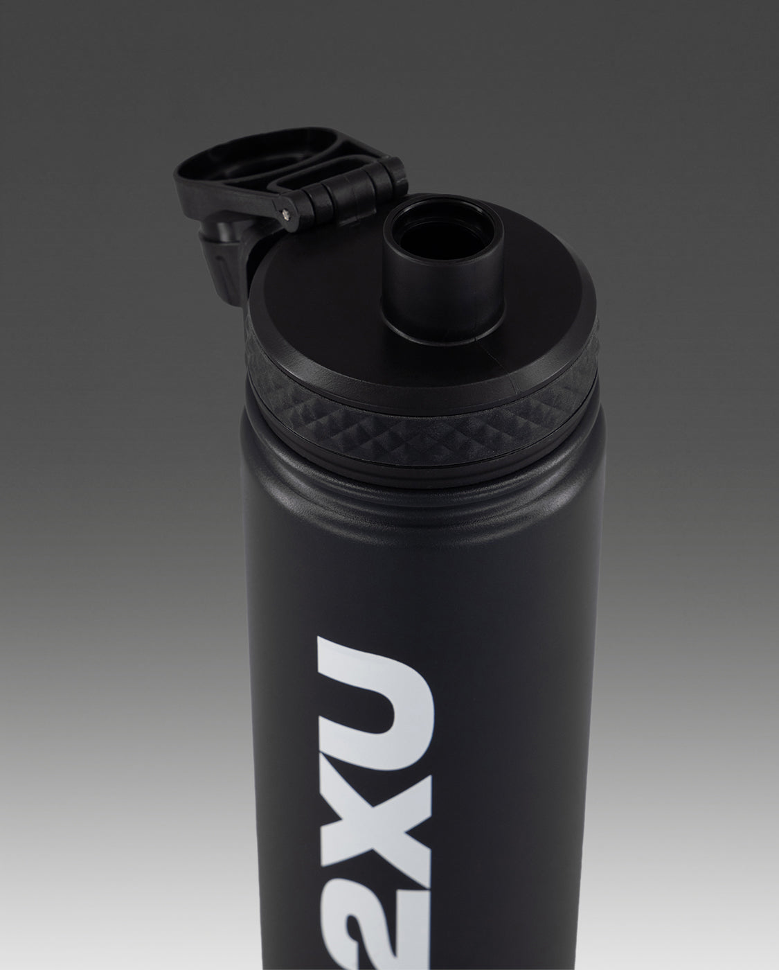 2xu-swim-race-metal-water-bottle-trinkflasche-schwarz image 3