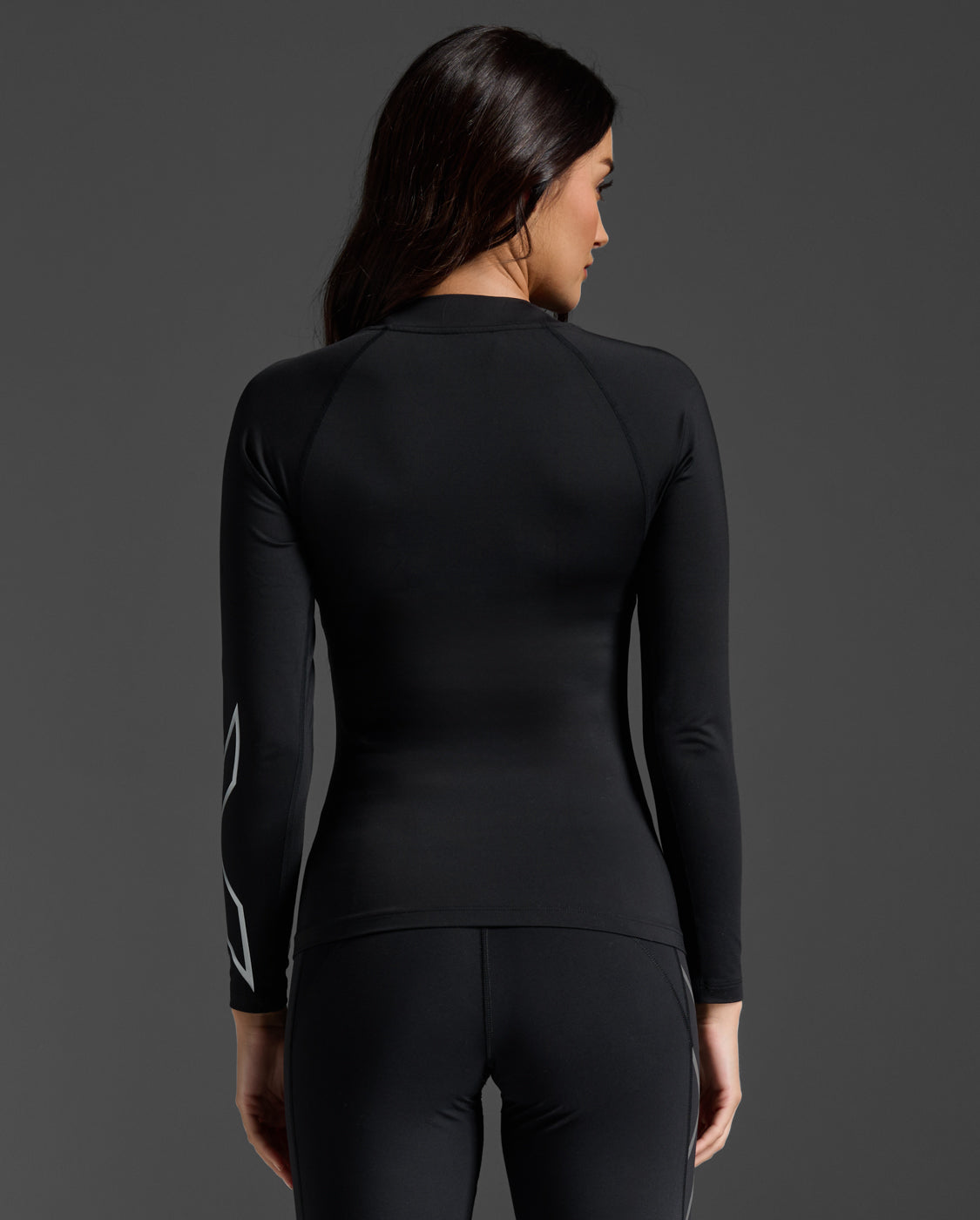 2xu-ignition-compression-long-sleeve-damen-schwarz image 2