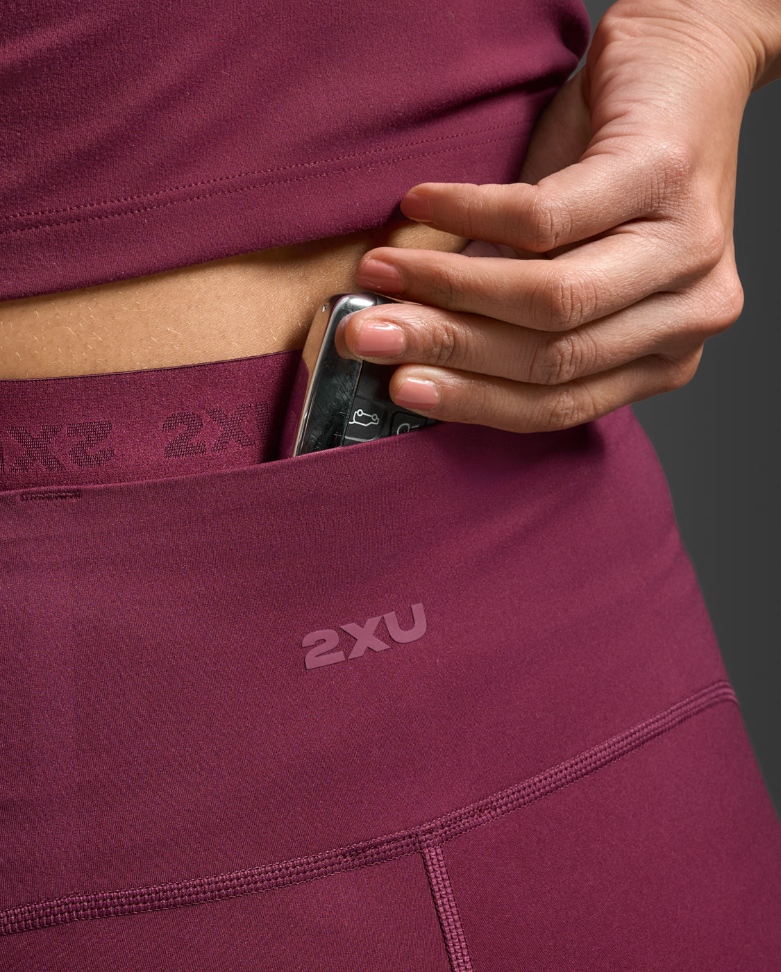 2xu-form-stash-hi-rise-7-8-tights-damen-armaretto image 7