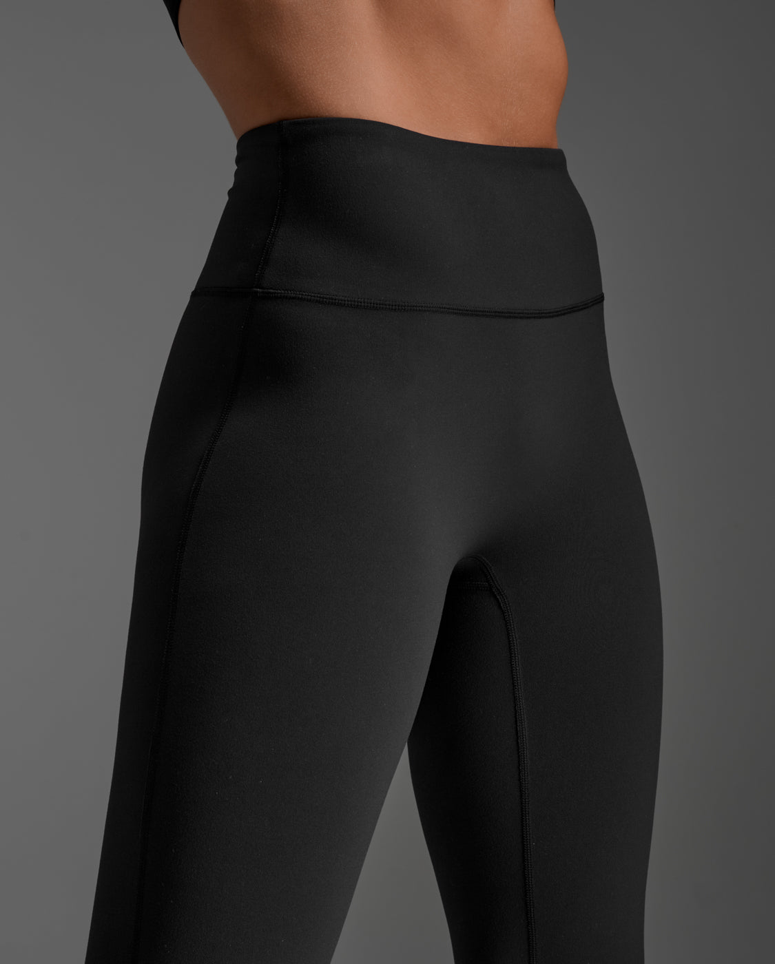 2xu-fluid-hi-rise-flare-pant-trainingshose-schwarz image 7