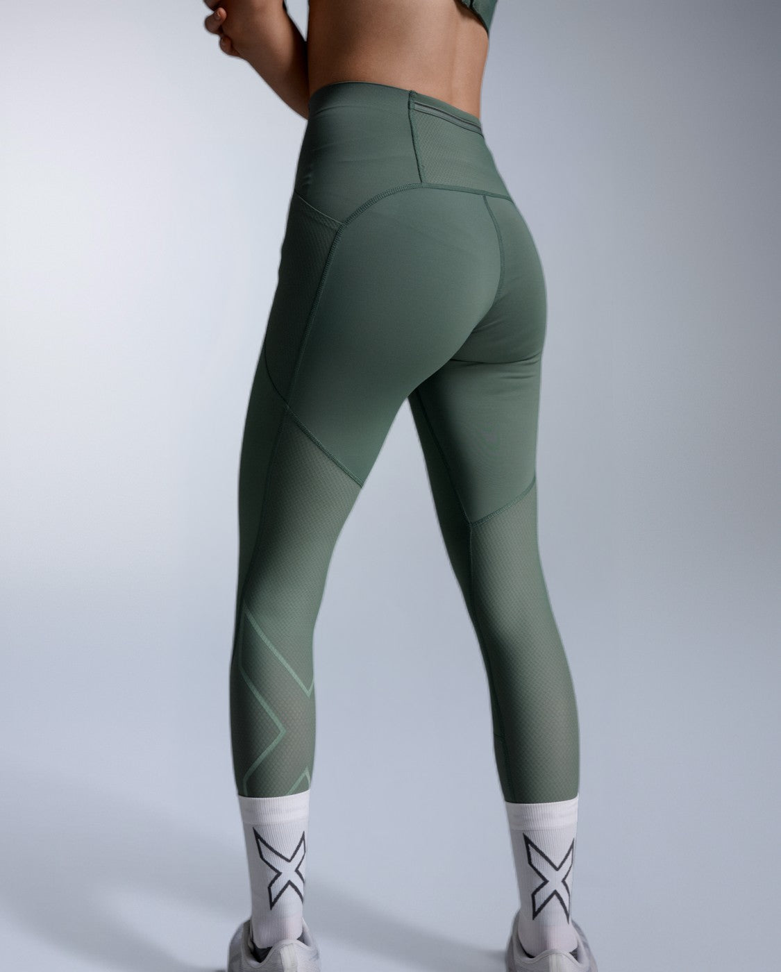 2xu-aero-mesh-hi-rise-compression-tights-lauftight-olive-leaf image 5