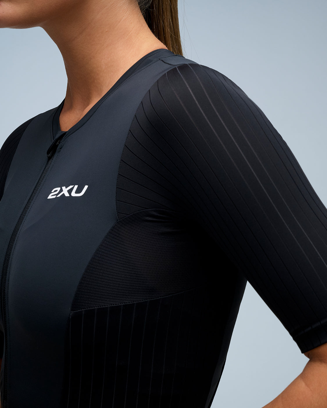 2xu-aero-sleeved-trisuit-triathlonanzug-schwarz-damen image 7