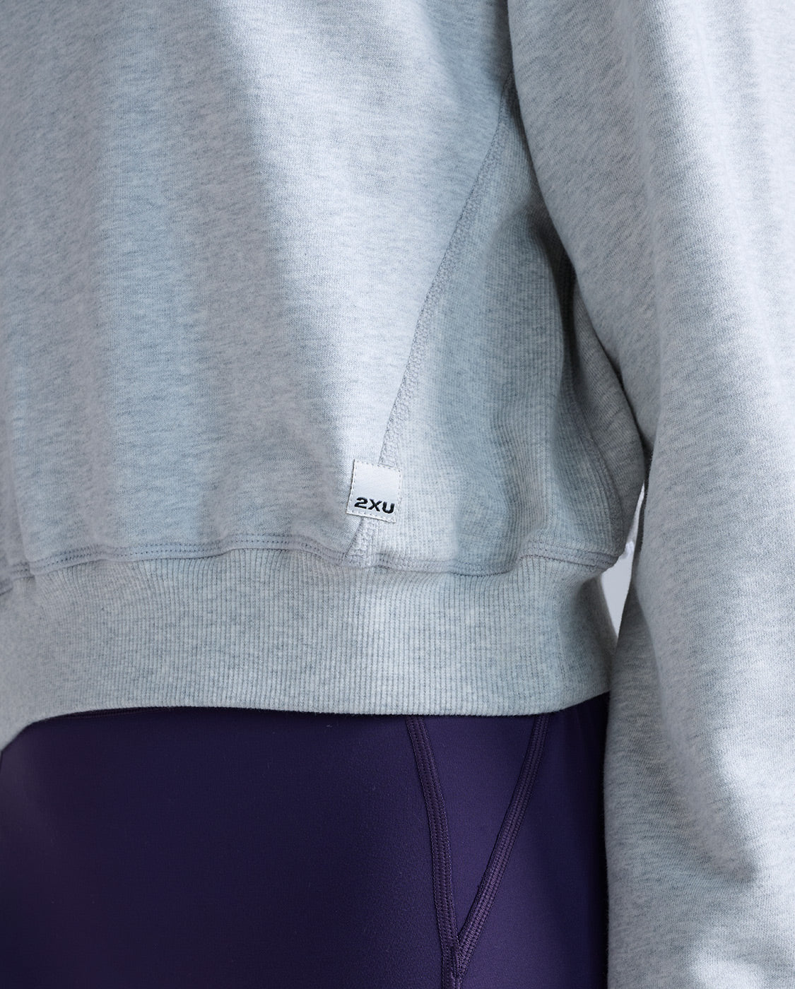 2xu-ez-organic-cotton-ribbed-crew-pullover-grey-marle-bio-baumwolle image 4