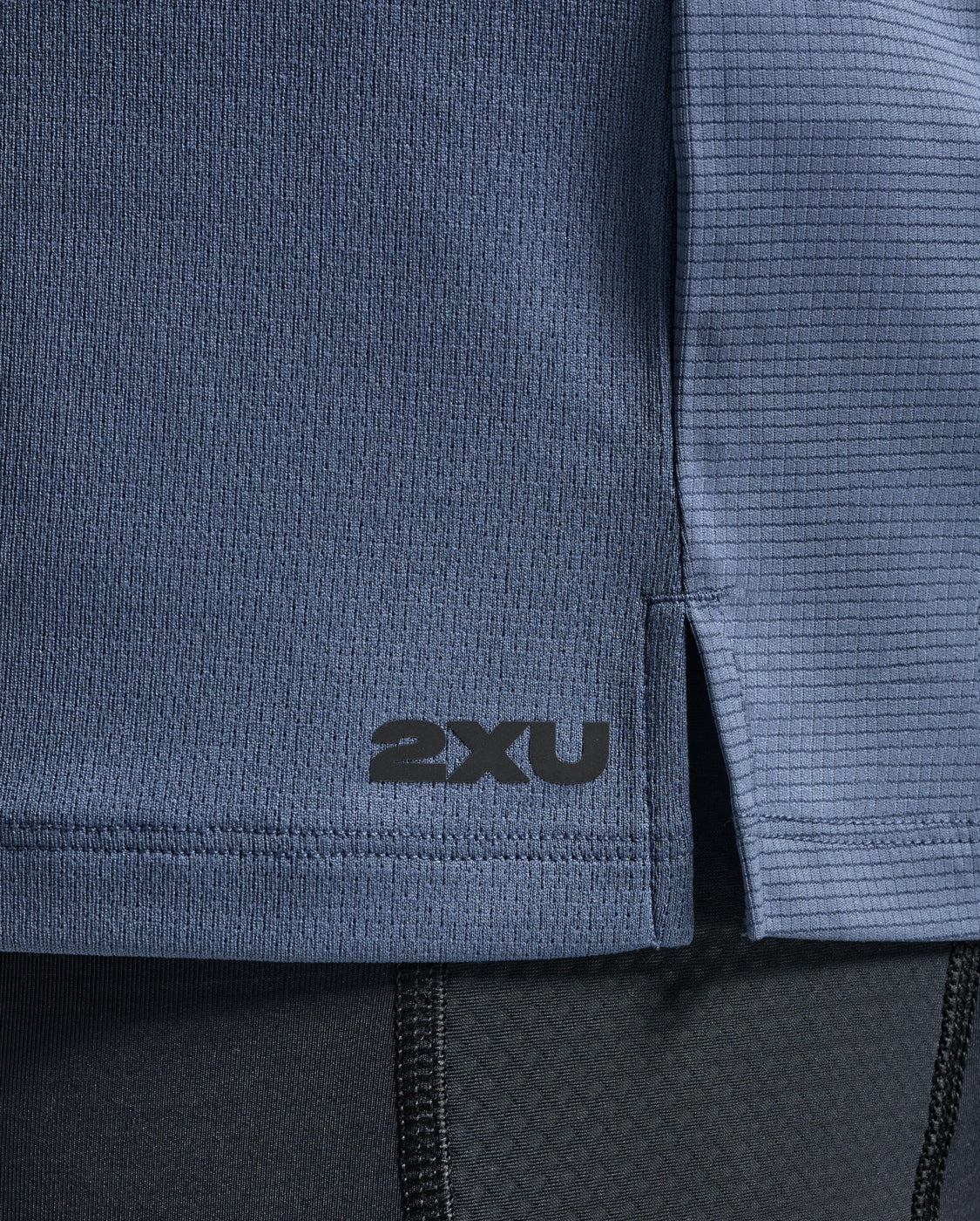2xu-aero-long-sleeve-laufshirt-herren-indigo-black-reflective image 6
