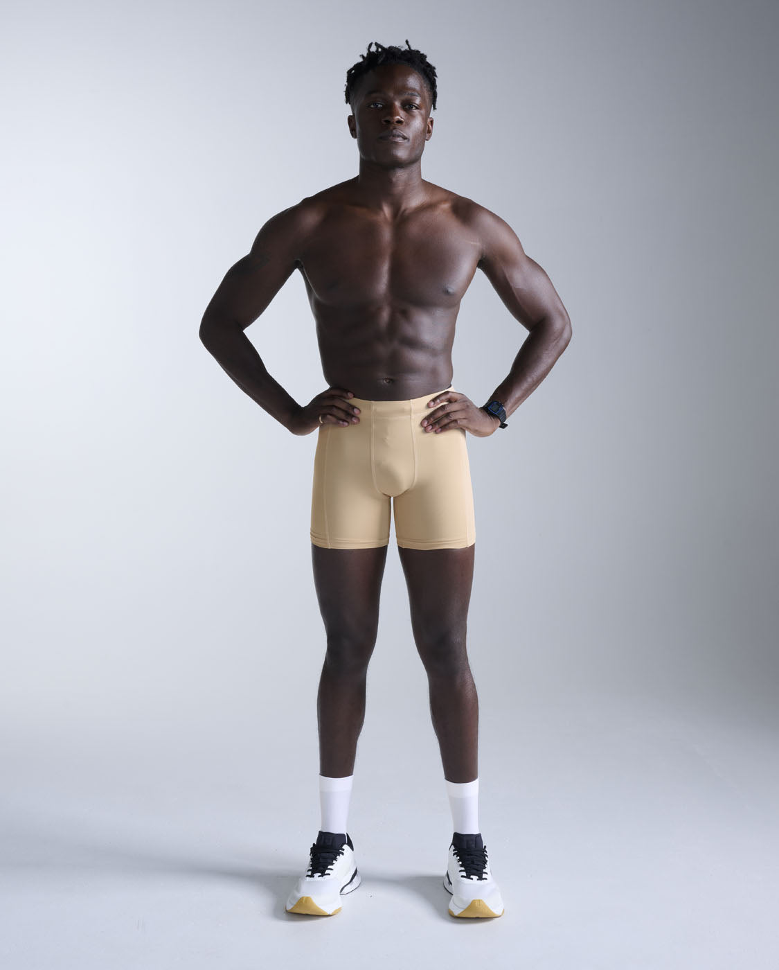 2xu-core-compression-1-2-shorts-herren-shorts-beige-kompression image 5