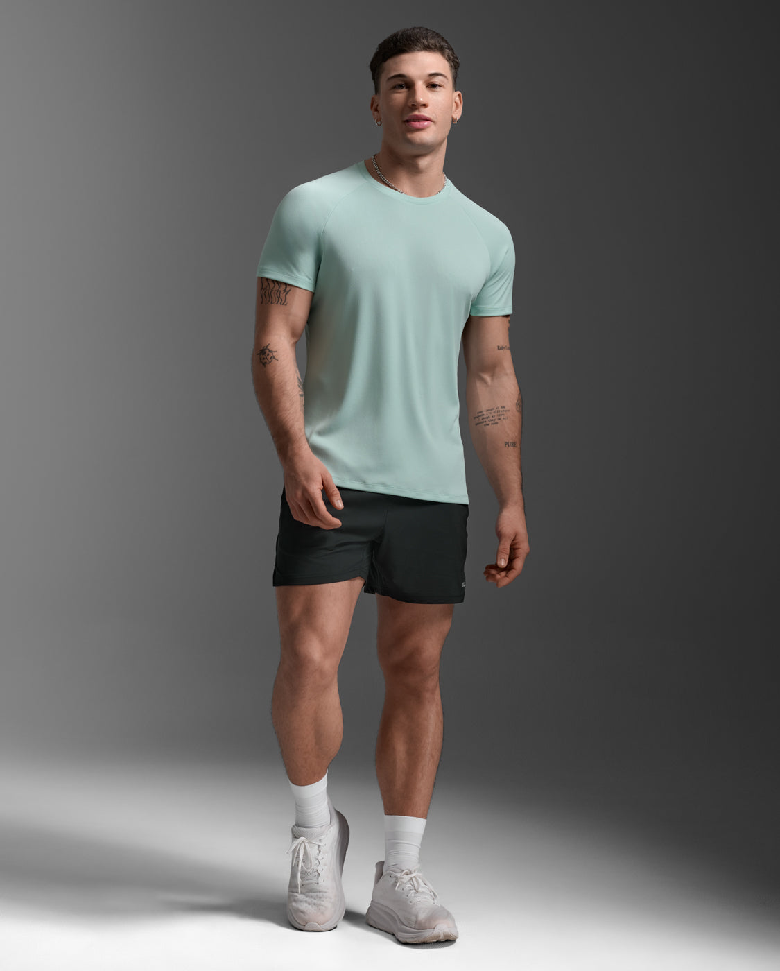 2xu-aero-tee-laufshirt-digital-mint-black-herren-slim image 3