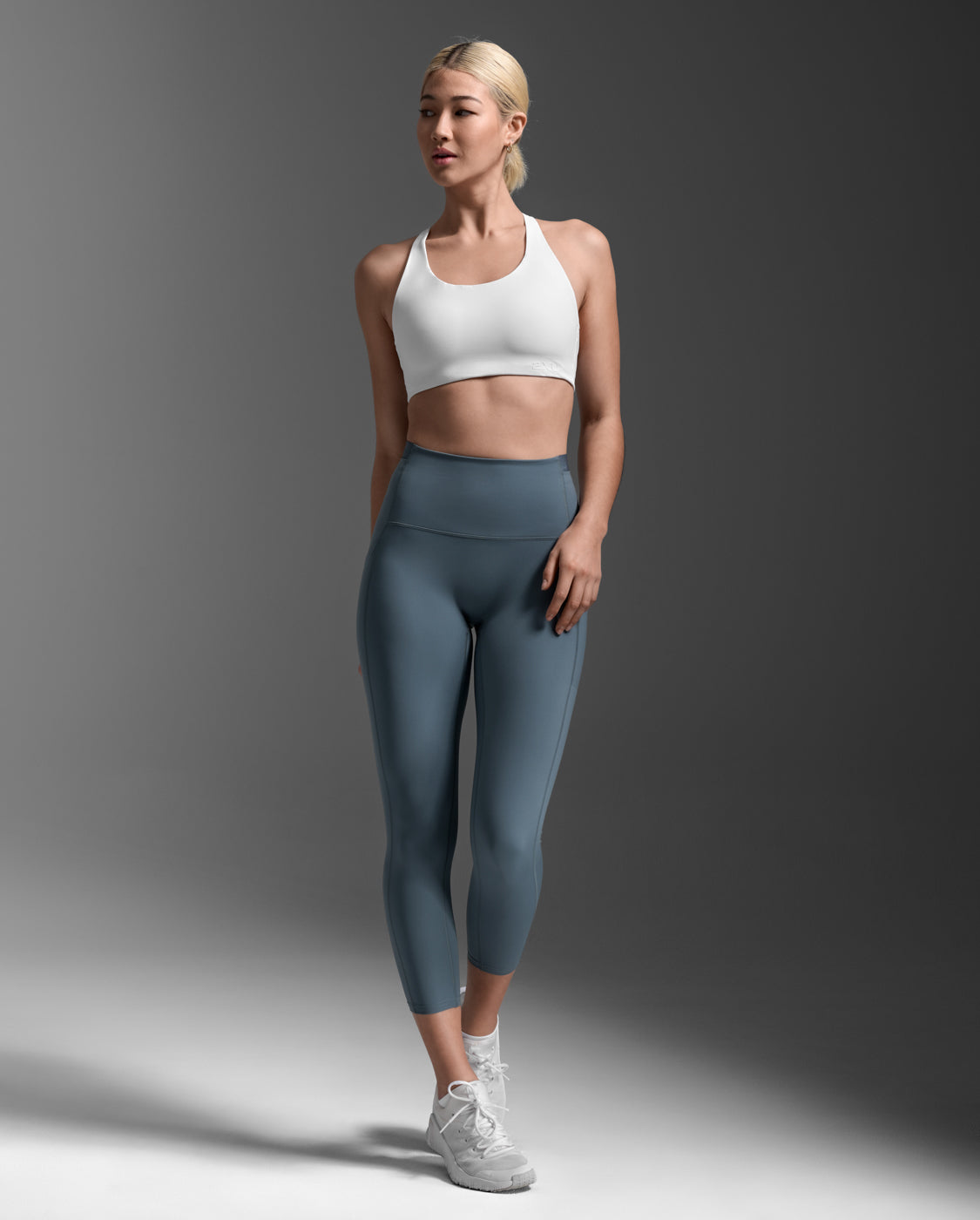 2xu-form-stash-hi-rise-7-8-tights-dark-sage-taschen image 4