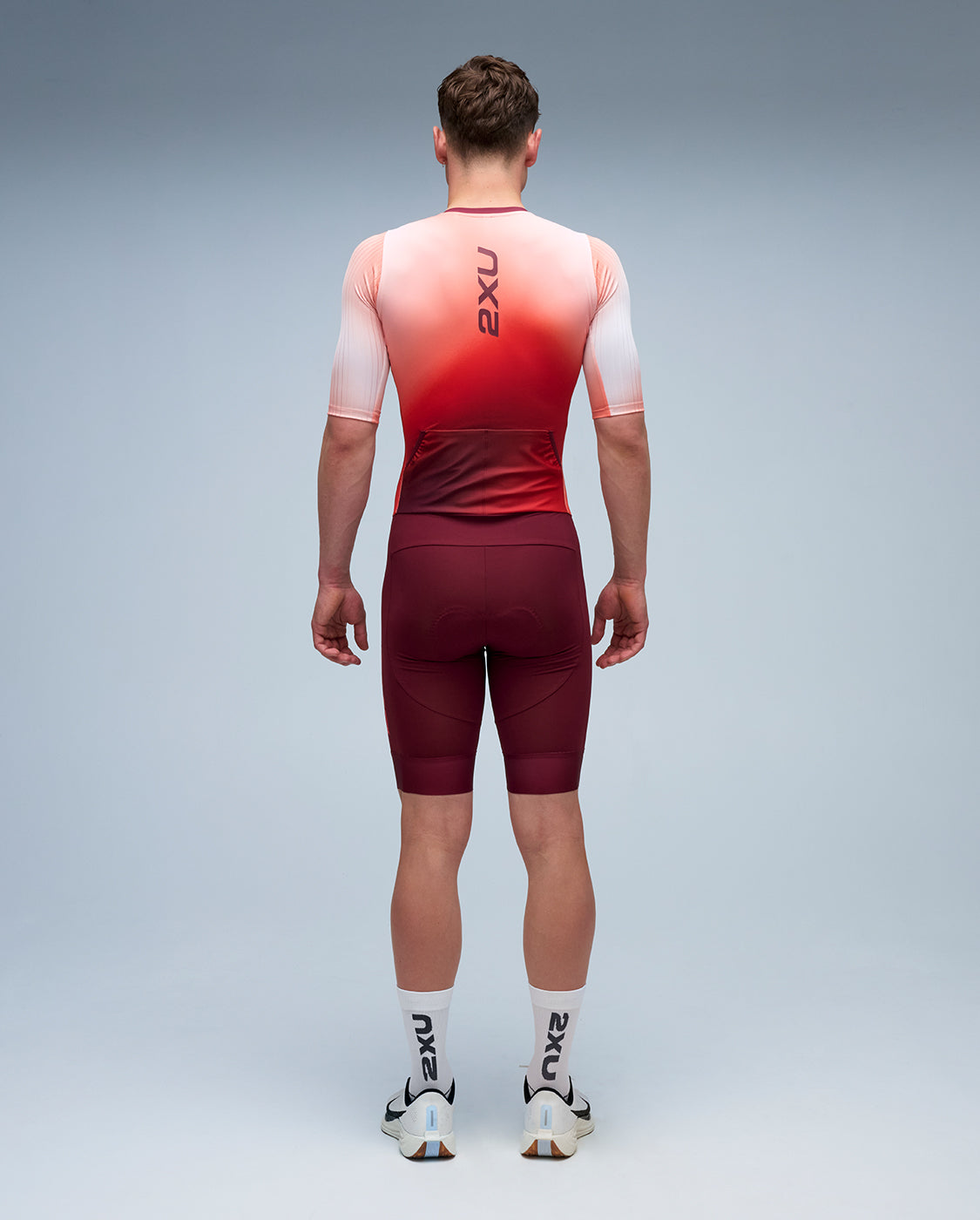 2xu-aero-sleeved-trisuit-herren-heatwave-triathlon image 2