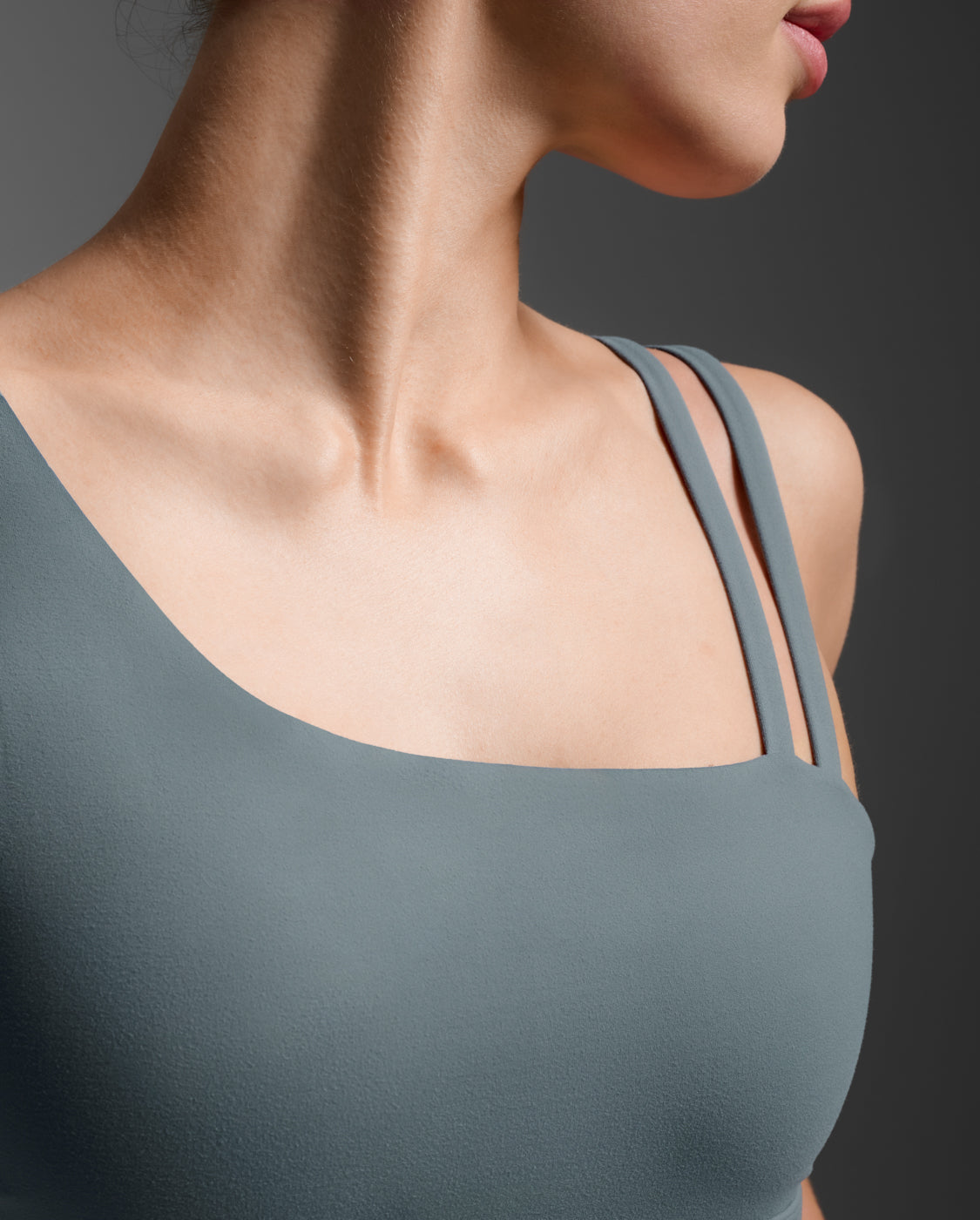 2xu-fluid-asymmetric-bra-damen-dark-sage-sport-bh image 7
